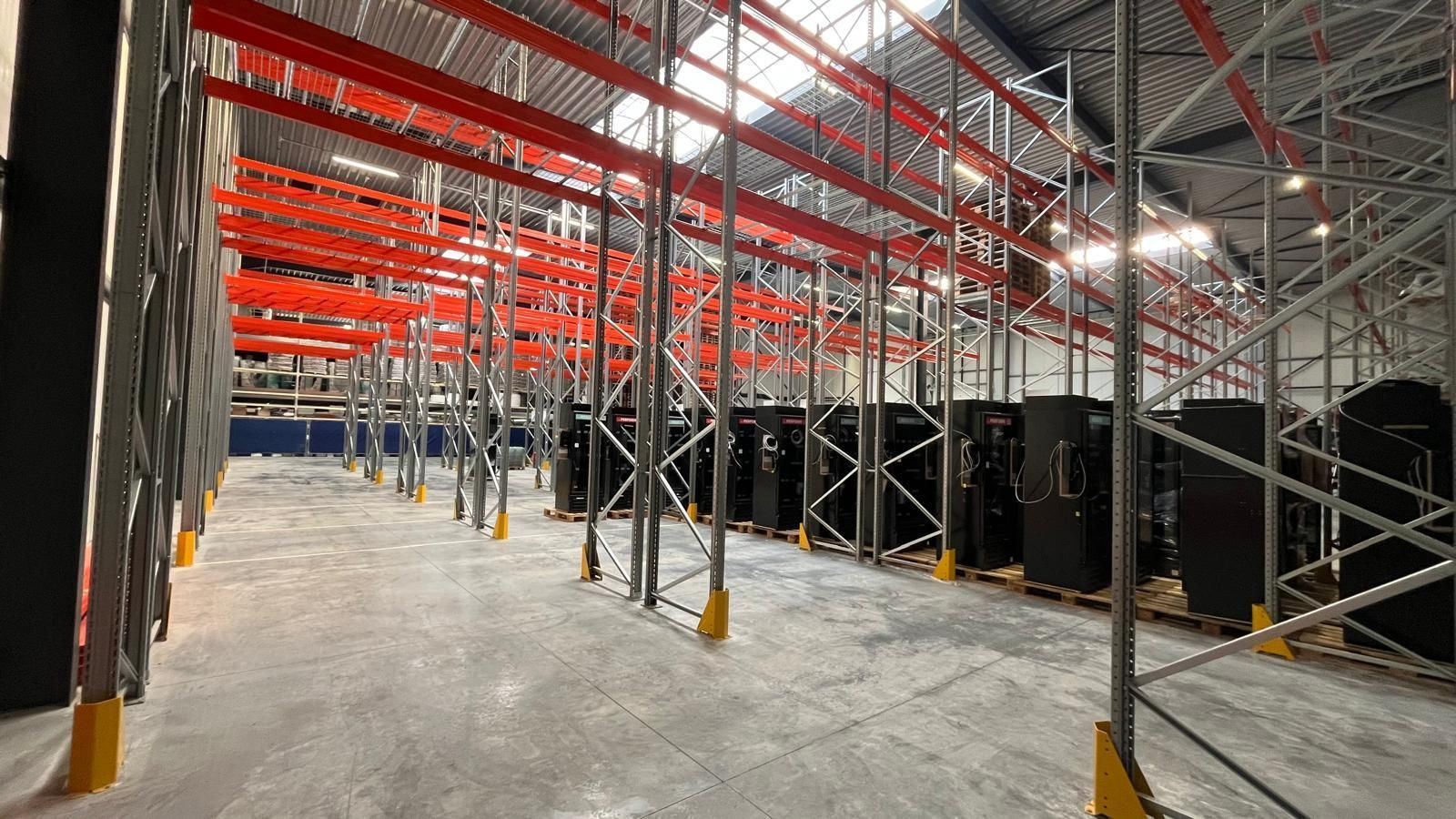 FOTO’S 6 : Magazijn met bureel te 1500 HALLE (België) - Prijs € 3.200