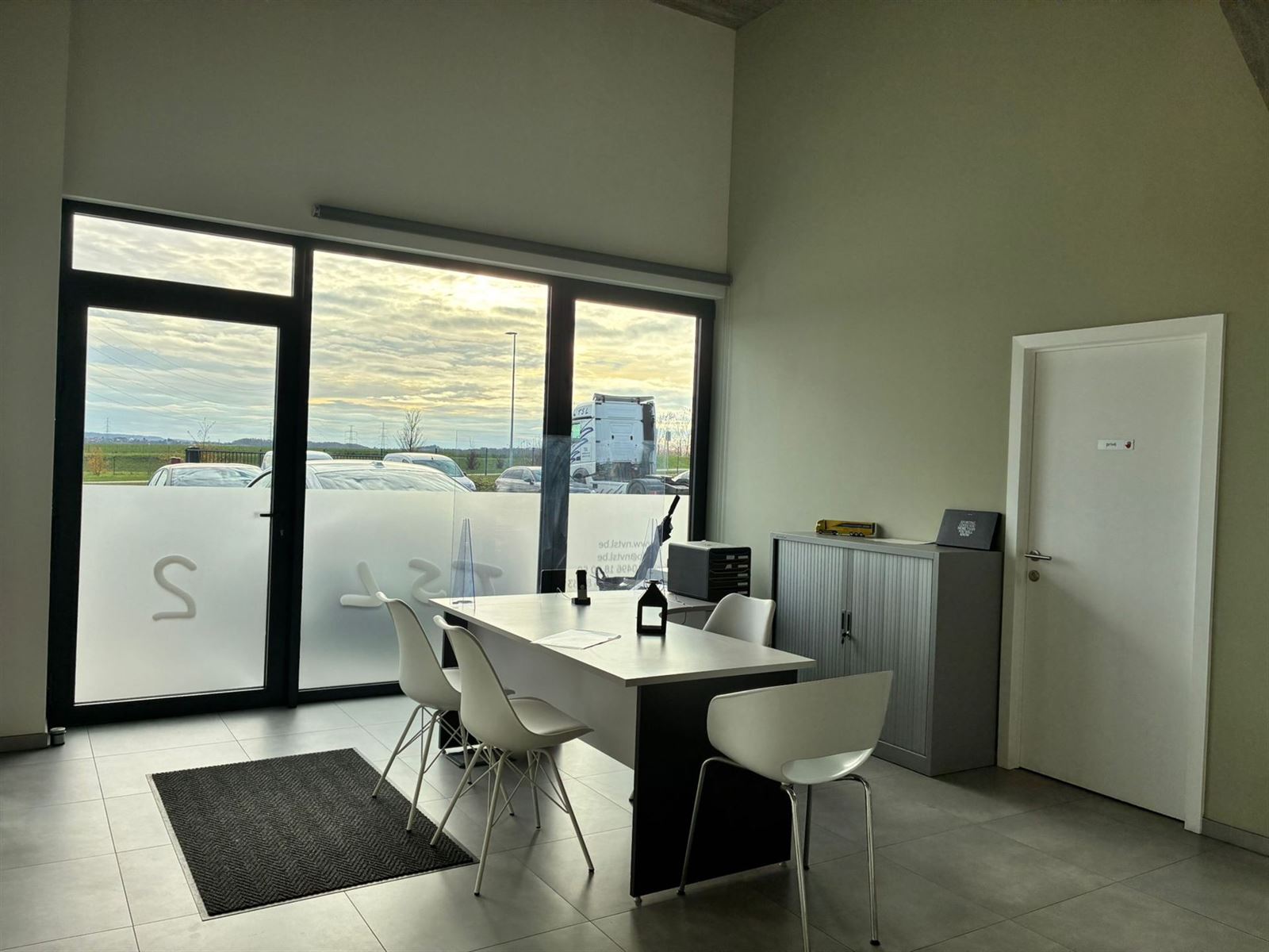 FOTO’S 14 : Magazijn met bureel te 1480 TUBIZE (België) - Prijs &euro;&nbsp;3.200