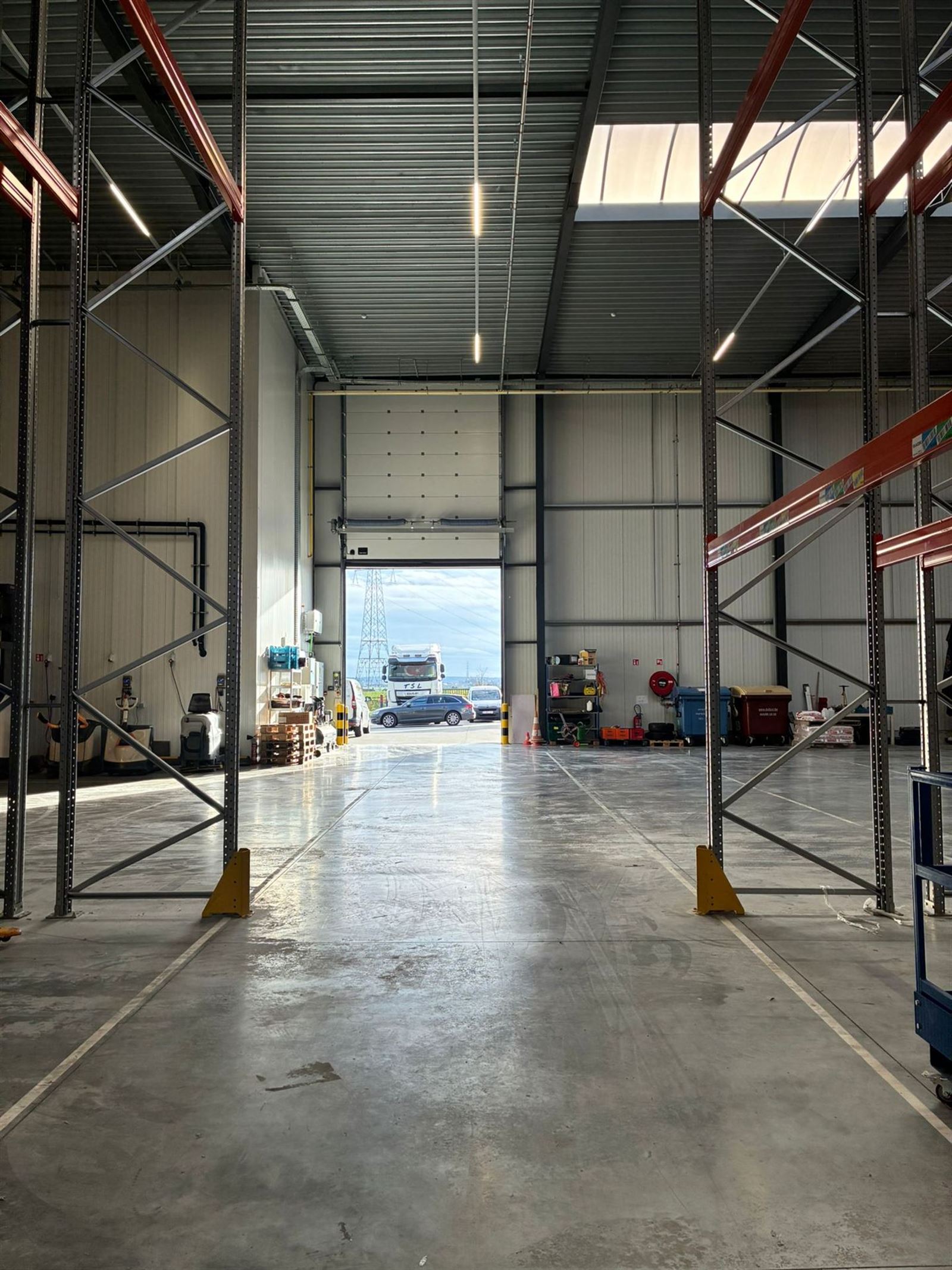 FOTO’S 13 : Magazijn met bureel te 1480 TUBIZE (België) - Prijs &euro;&nbsp;3.200