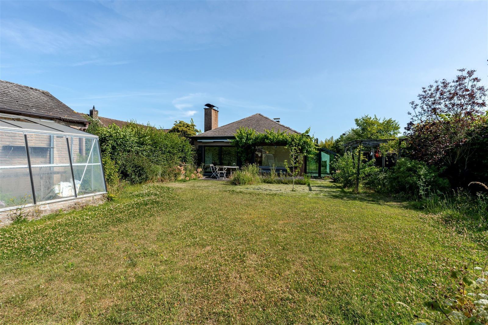 FOTO’S 20 : Woning te 1600 SINT-PIETERS-LEEUW (België) - Prijs € 450.000