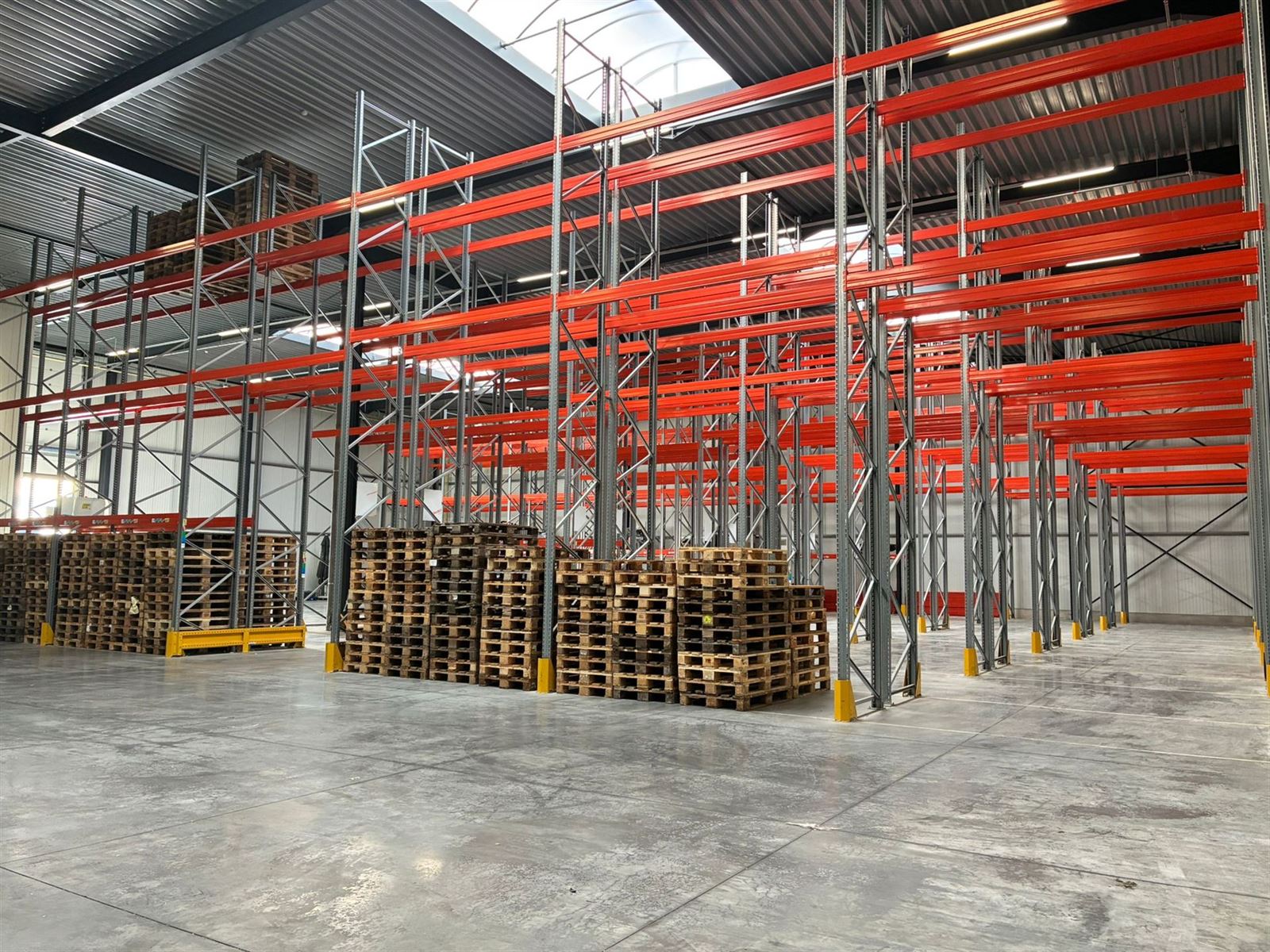 PHOTOS 9 : Entrepôt avec bureaux à 1500 HALLE (Belgique) - Prix 3.200 €