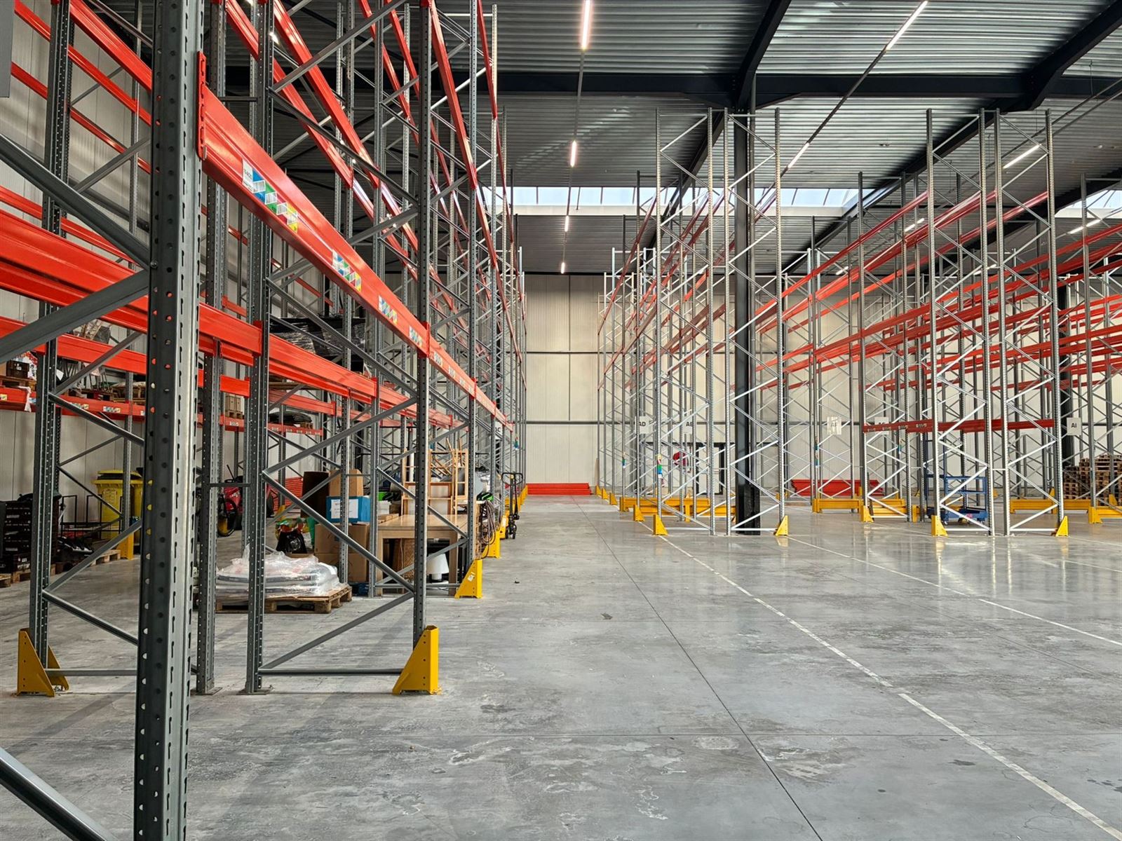 FOTO’S 10 : Magazijn met bureel te 1480 TUBIZE (België) - Prijs &euro;&nbsp;3.200