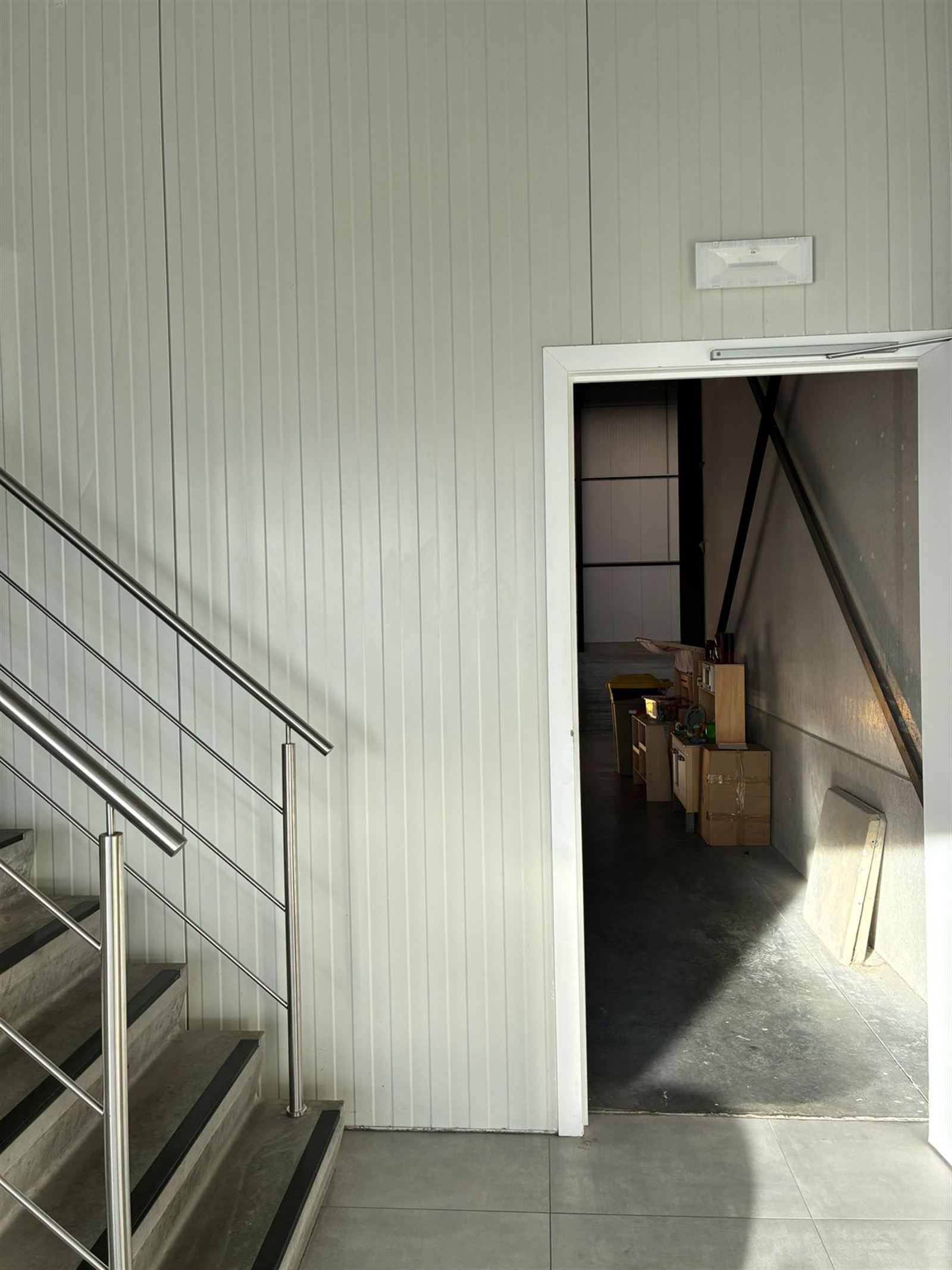 FOTO’S 17 : Magazijn met bureel te 1480 TUBIZE (België) - Prijs &euro;&nbsp;3.200