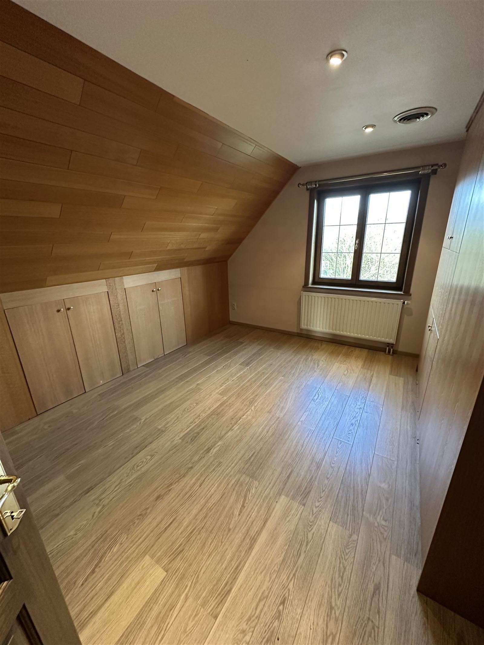 FOTO’S 28 : Villa te 1600 SINT-PIETERS-LEEUW (België) - Prijs € 1.550