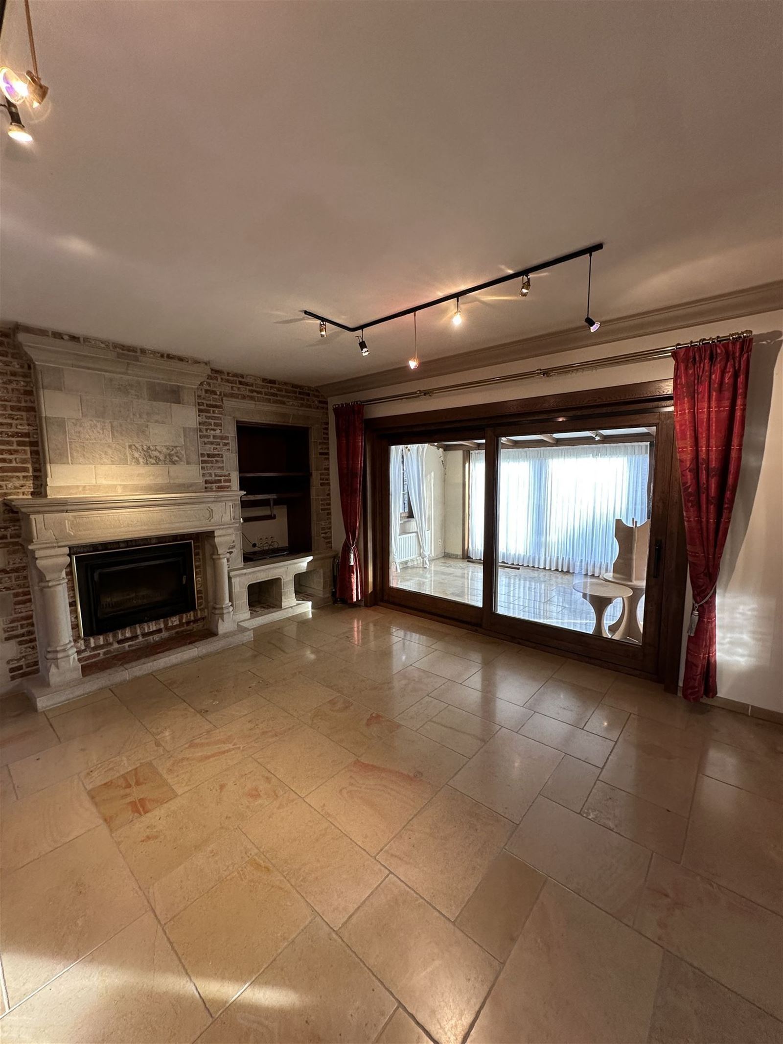 FOTO’S 9 : Villa te 1600 SINT-PIETERS-LEEUW (België) - Prijs € 1.550