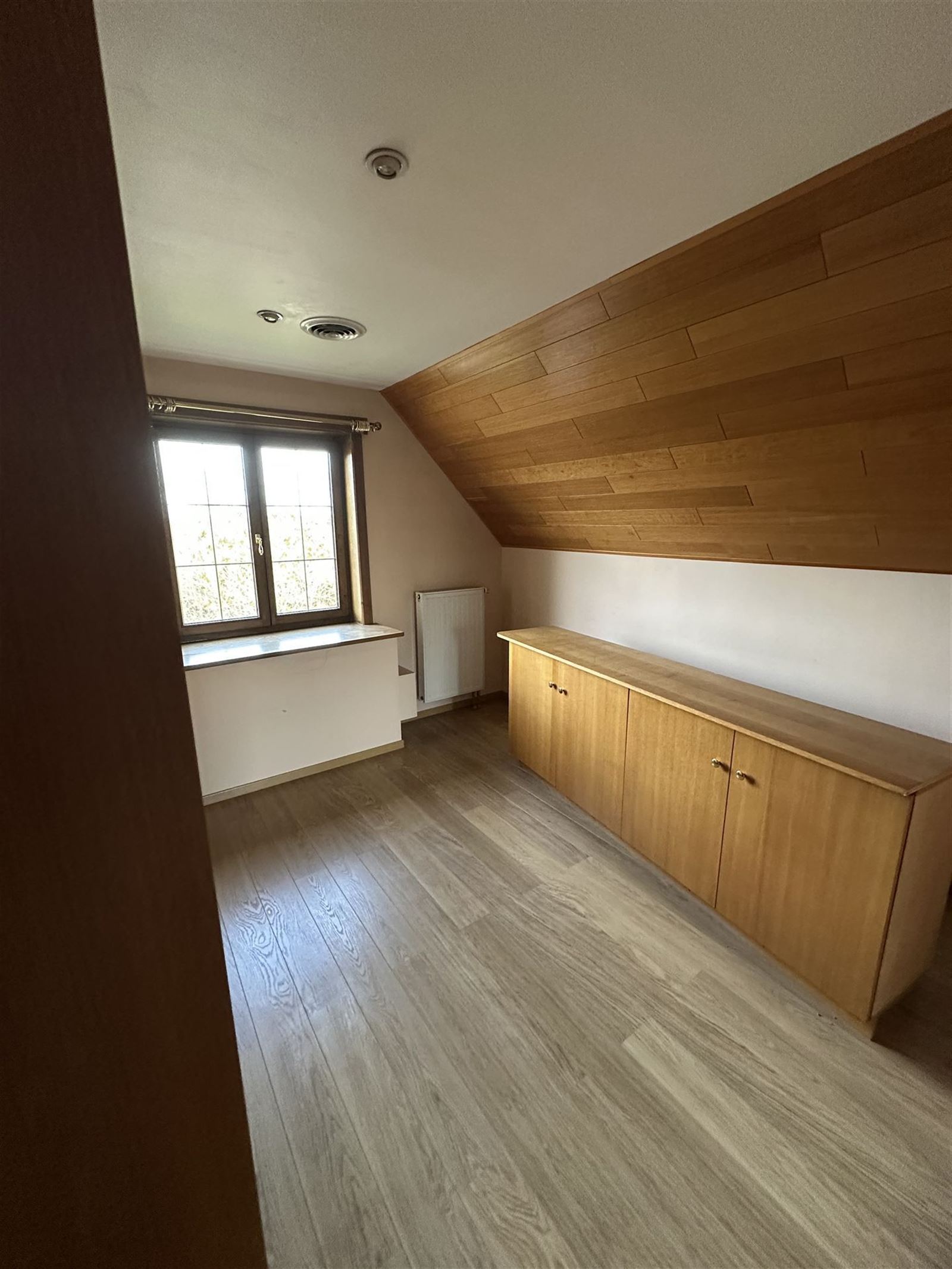 FOTO’S 27 : Villa te 1600 SINT-PIETERS-LEEUW (België) - Prijs € 1.550