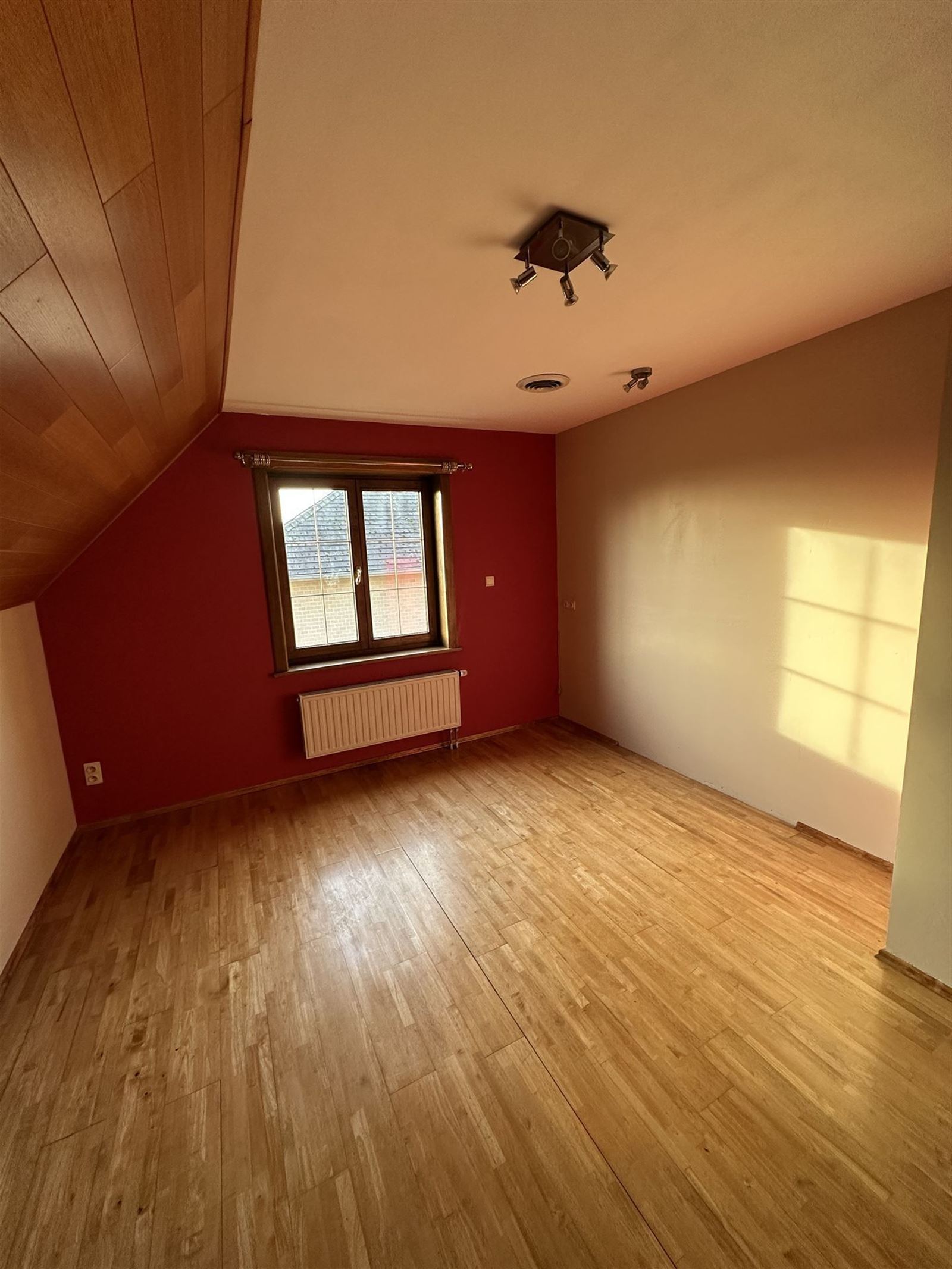 FOTO’S 23 : Villa te 1600 SINT-PIETERS-LEEUW (België) - Prijs € 1.550