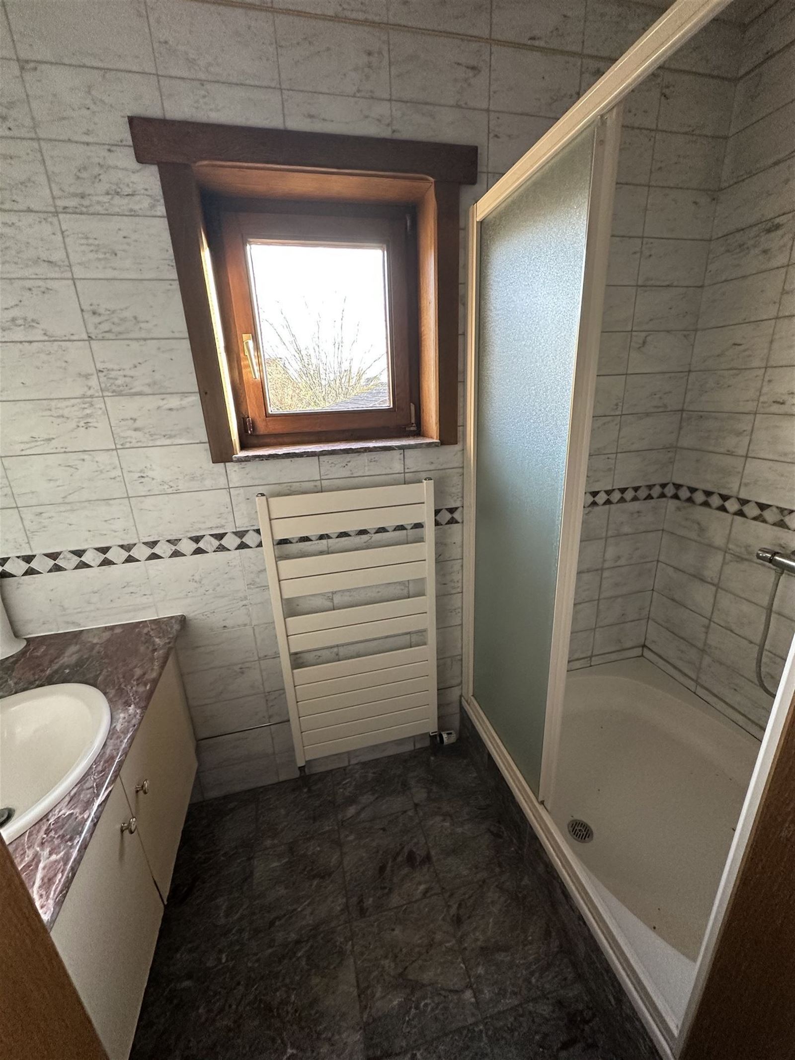 FOTO’S 16 : Villa te 1600 SINT-PIETERS-LEEUW (België) - Prijs € 1.550