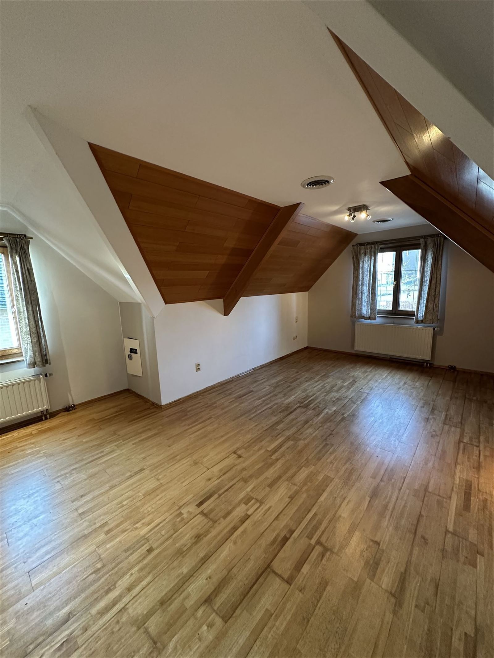 FOTO’S 20 : Villa te 1600 SINT-PIETERS-LEEUW (België) - Prijs € 1.550