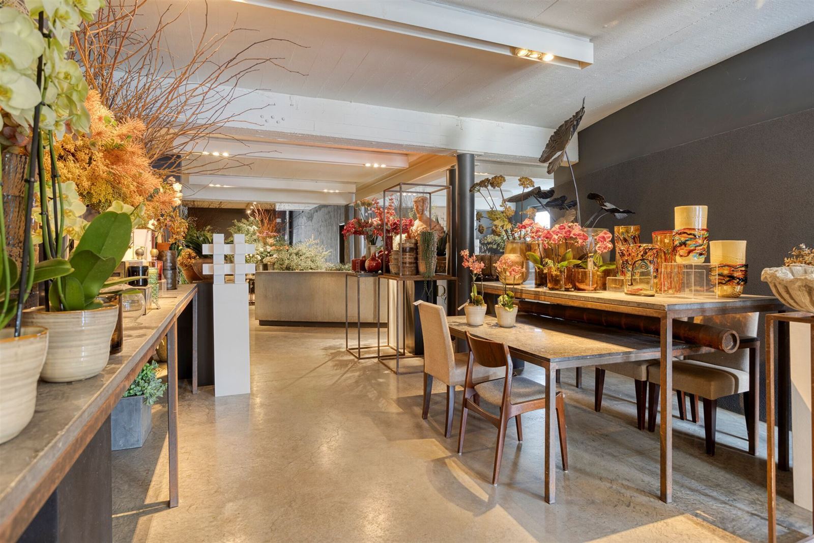 FOTO’S 5 : Grote winkel te 1600 SINT-PIETERS-LEEUW (België) - Prijs &euro;&nbsp;400.000