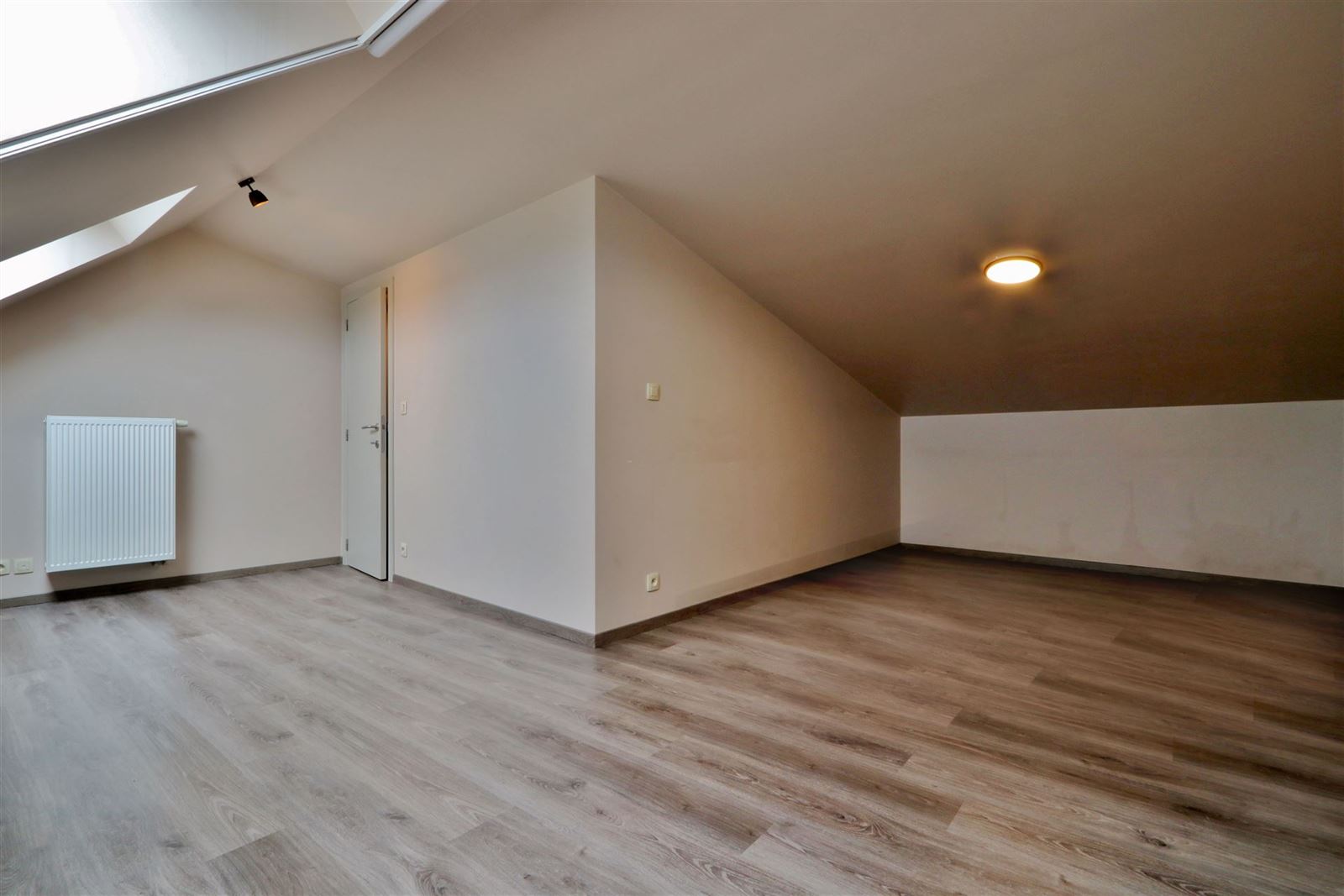 FOTO’S 9 : Woning te 1500 HALLE (België) - Prijs &euro;&nbsp;925