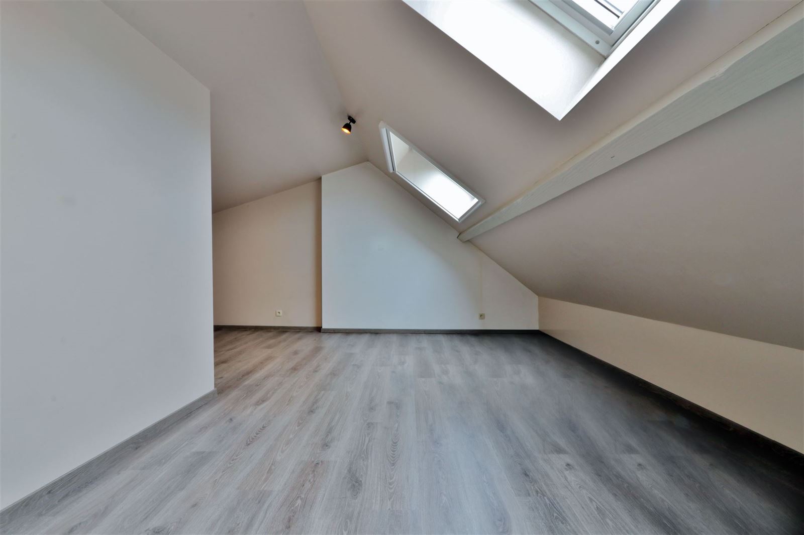 FOTO’S 8 : Woning te 1500 HALLE (België) - Prijs &euro;&nbsp;925