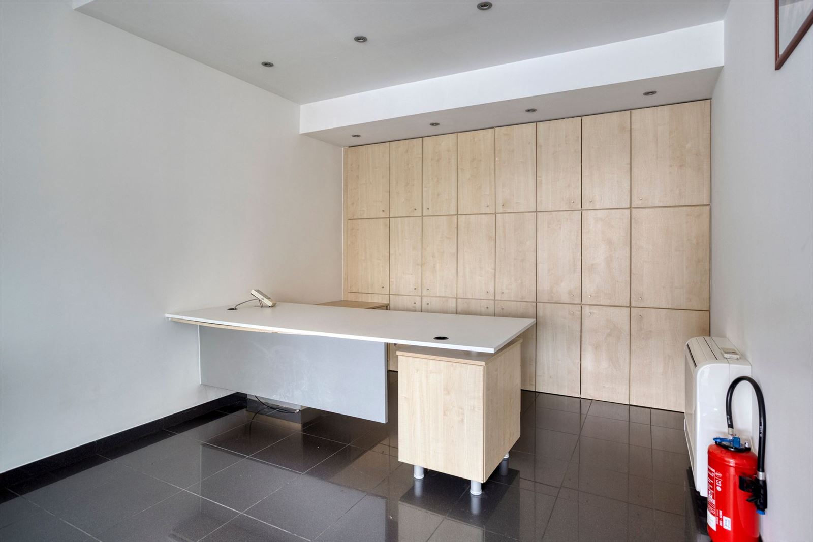 PHOTOS 11 : Bureaux à 1600 SINT-PIETERS-LEEUW (Belgique) - Prix 298.000 &euro;