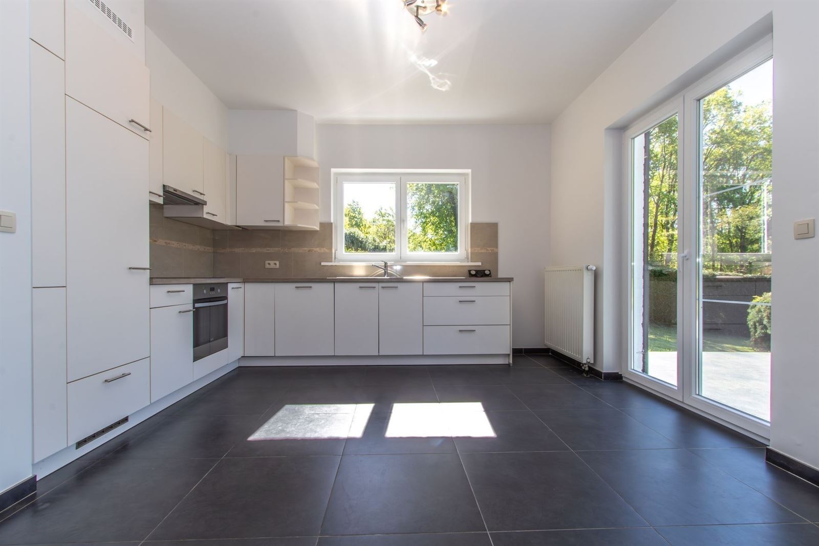 PHOTOS 8 : Maison à 1653 Dworp (Belgique) - Prix 1.750 &euro;