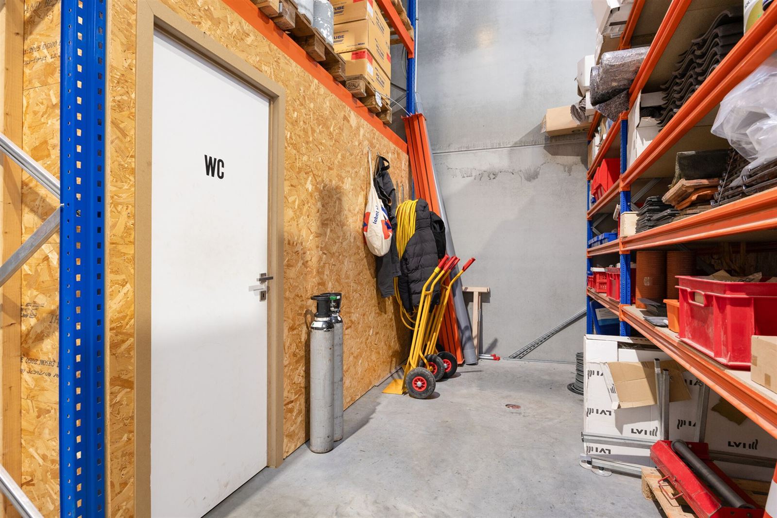 FOTO’S 8 : Bedrijfsgebouw te 9400 NINOVE (België) - Prijs &euro;&nbsp;575.000