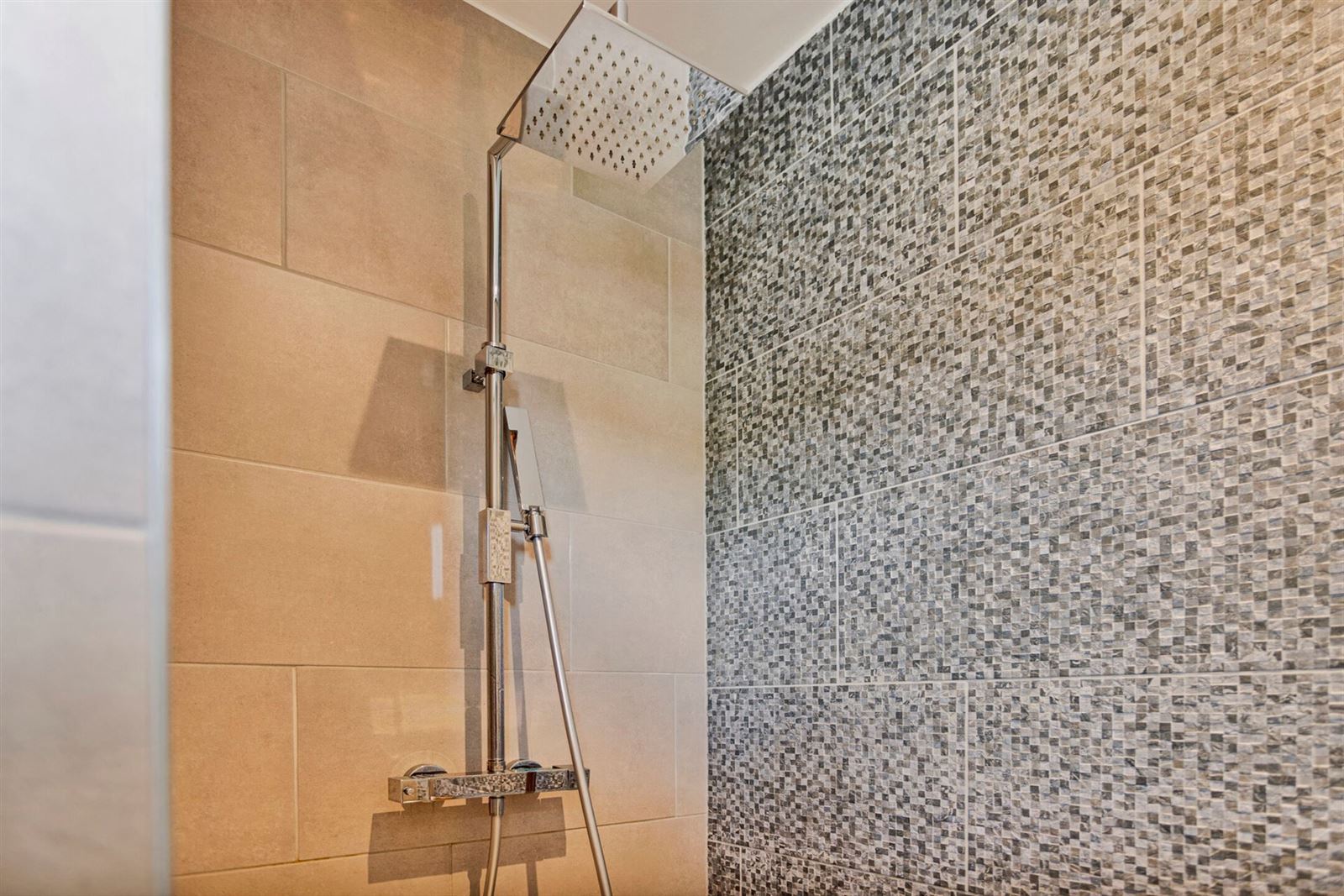 FOTO’S 19 : Woning te 1653 DWORP (België) - Prijs &euro;&nbsp;1.600