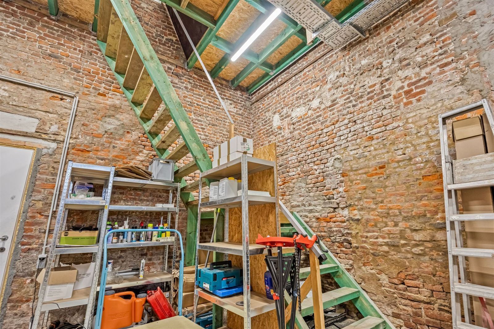 PHOTOS 15 : Entrepôt avec bureaux à 1674 BELLINGEN (Belgique) - Prix 299.000 &euro;