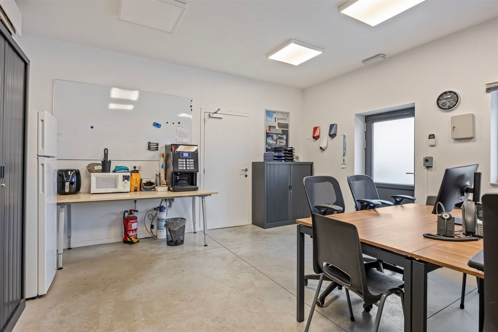 PHOTOS 8 : Entrepôt avec bureaux à 1674 BELLINGEN (Belgique) - Prix 299.000 &euro;