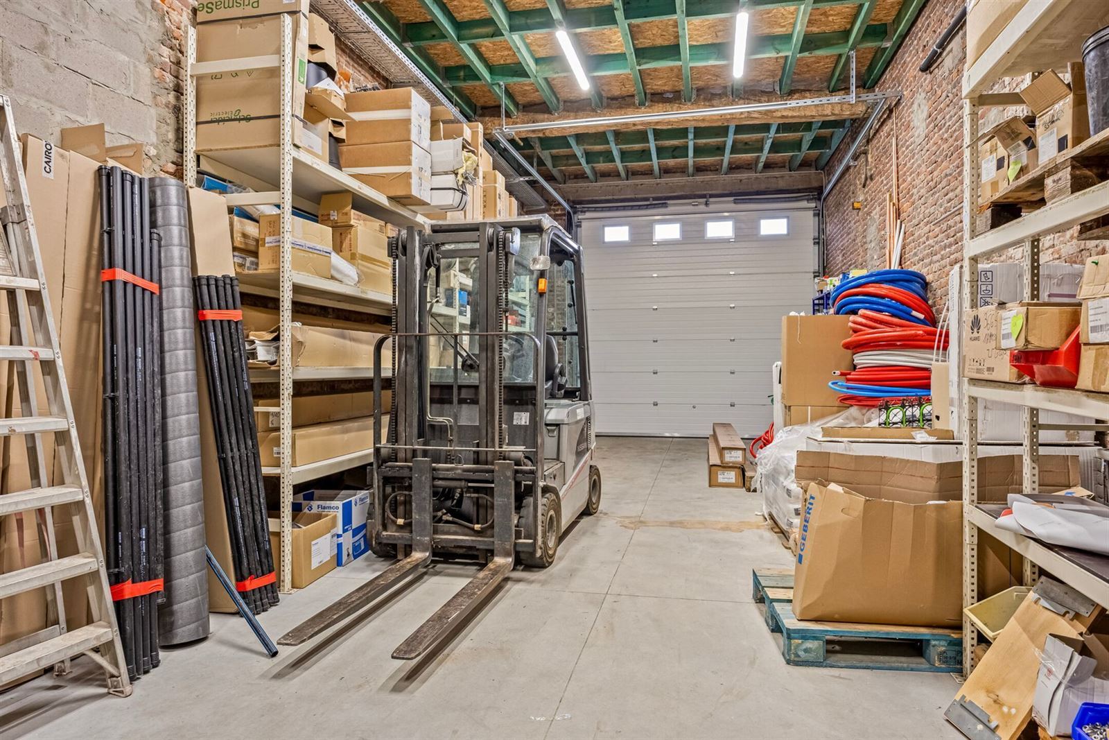 PHOTOS 12 : Entrepôt avec bureaux à 1674 BELLINGEN (Belgique) - Prix 299.000 &euro;