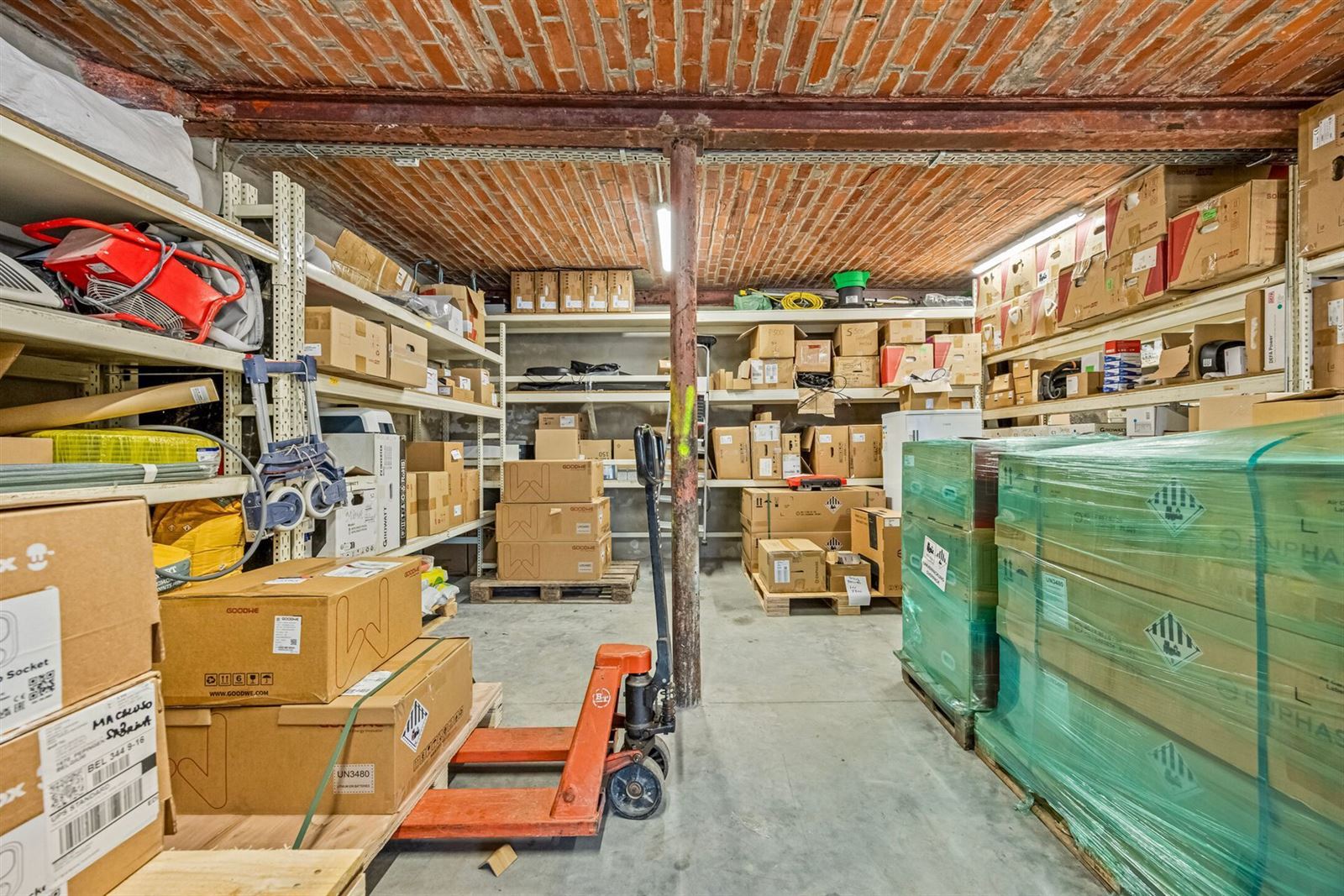 PHOTOS 11 : Entrepôt avec bureaux à 1674 BELLINGEN (Belgique) - Prix 299.000 &euro;