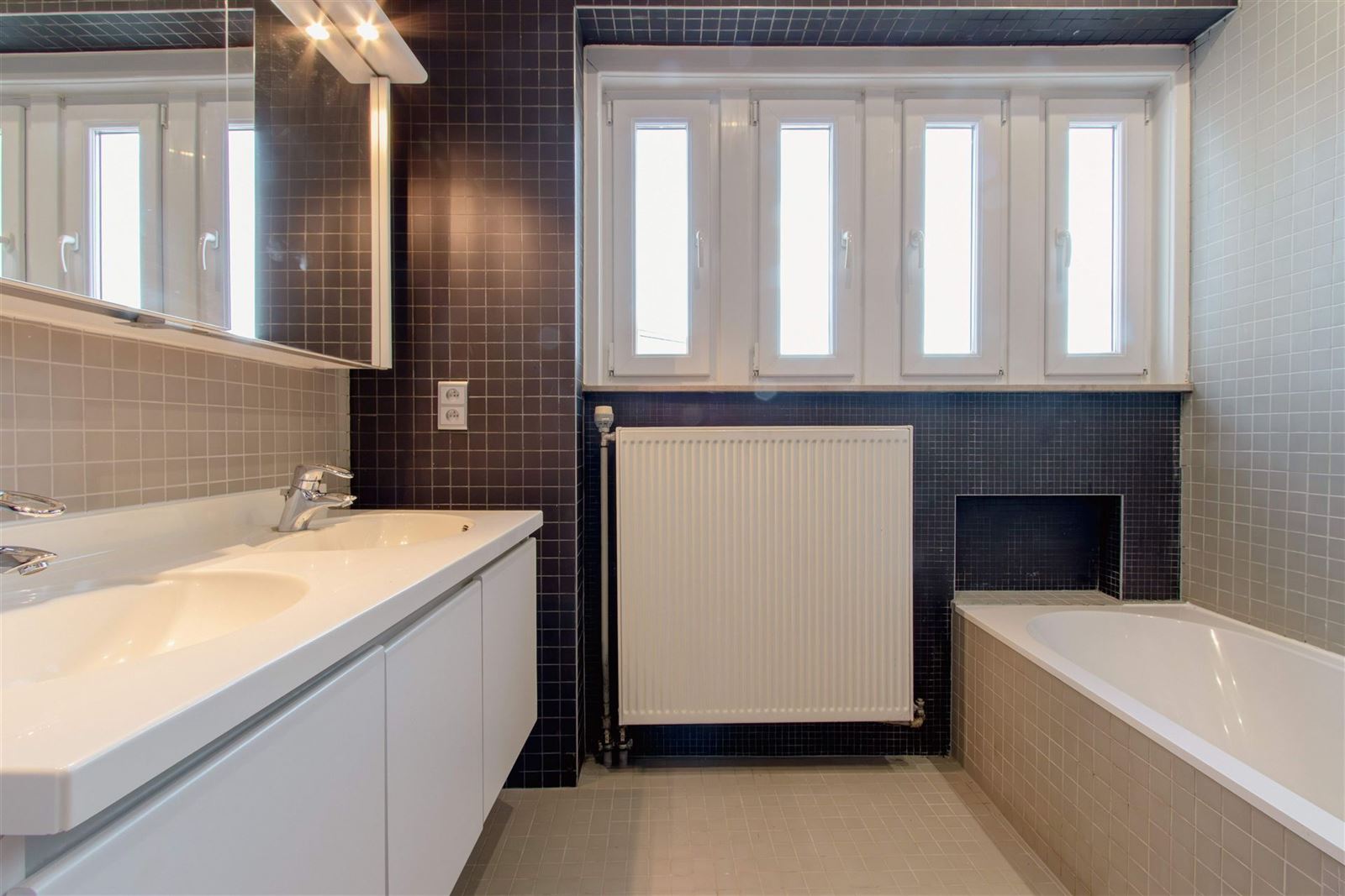 FOTO’S 12 : Woning te 1640 SINT-GENESIUS-RODE (België) - Prijs &euro;&nbsp;1.550