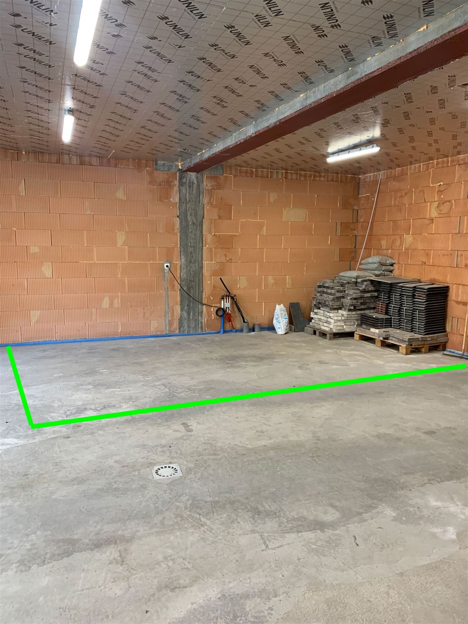 FOTO’S 3 : Garage te 1650 BEERSEL (België) - Prijs &euro;&nbsp;130