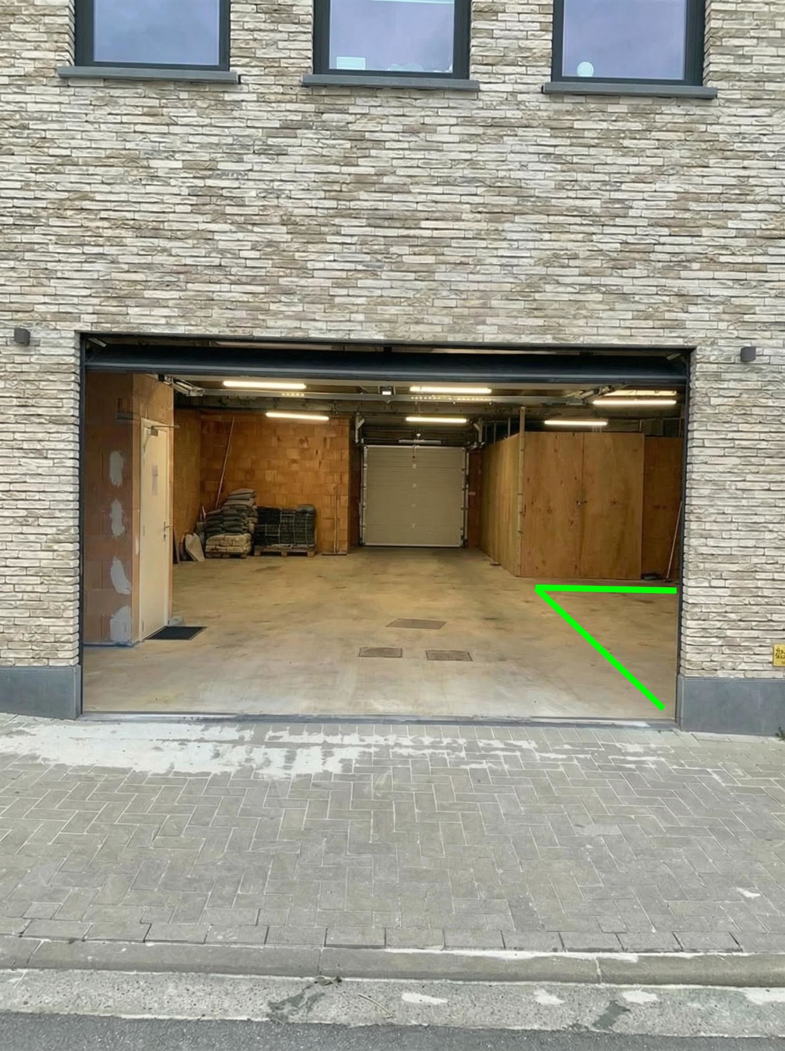 FOTO’S 5 : Garage te 1650 BEERSEL (België) - Prijs &euro;&nbsp;110