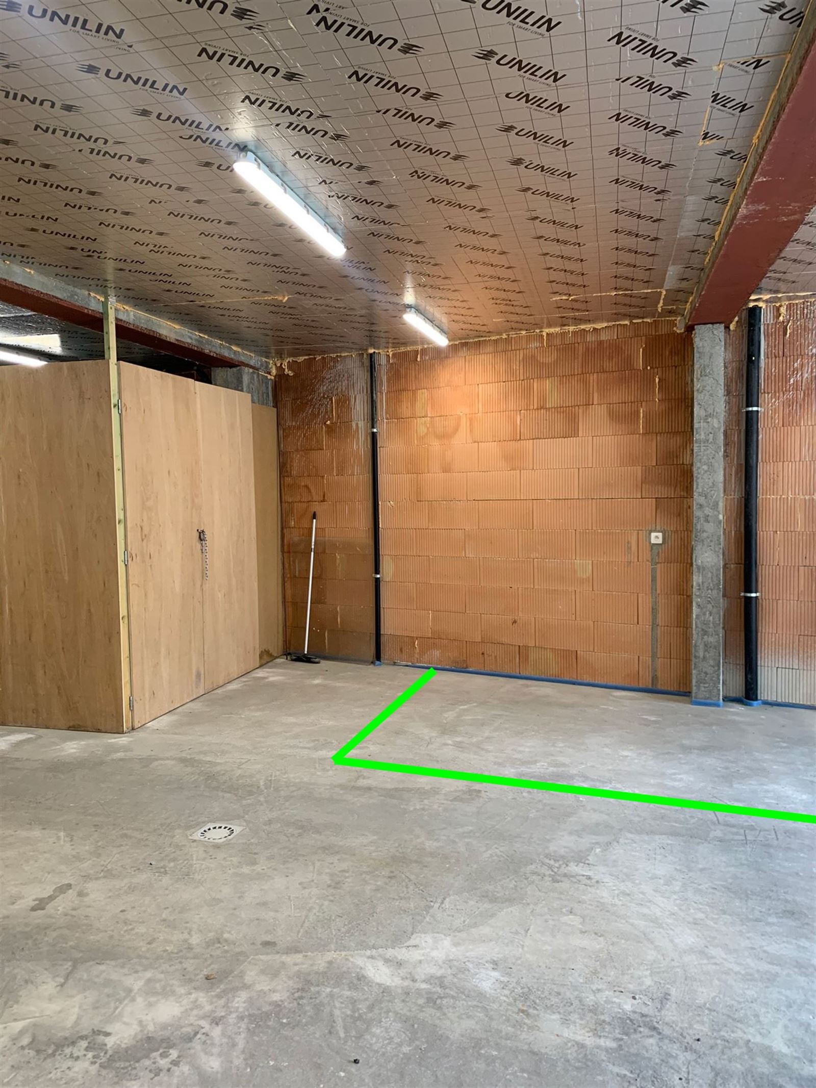 FOTO’S 3 : Garage te 1650 BEERSEL (België) - Prijs &euro;&nbsp;110