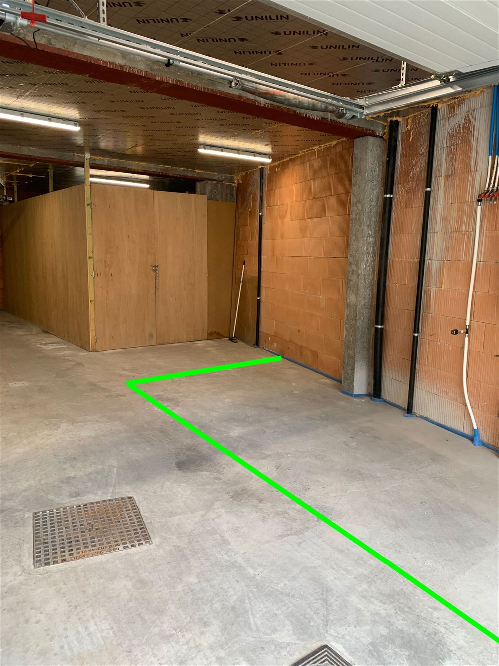 FOTO’S 4 : Garage te 1650 BEERSEL (België) - Prijs &euro;&nbsp;110