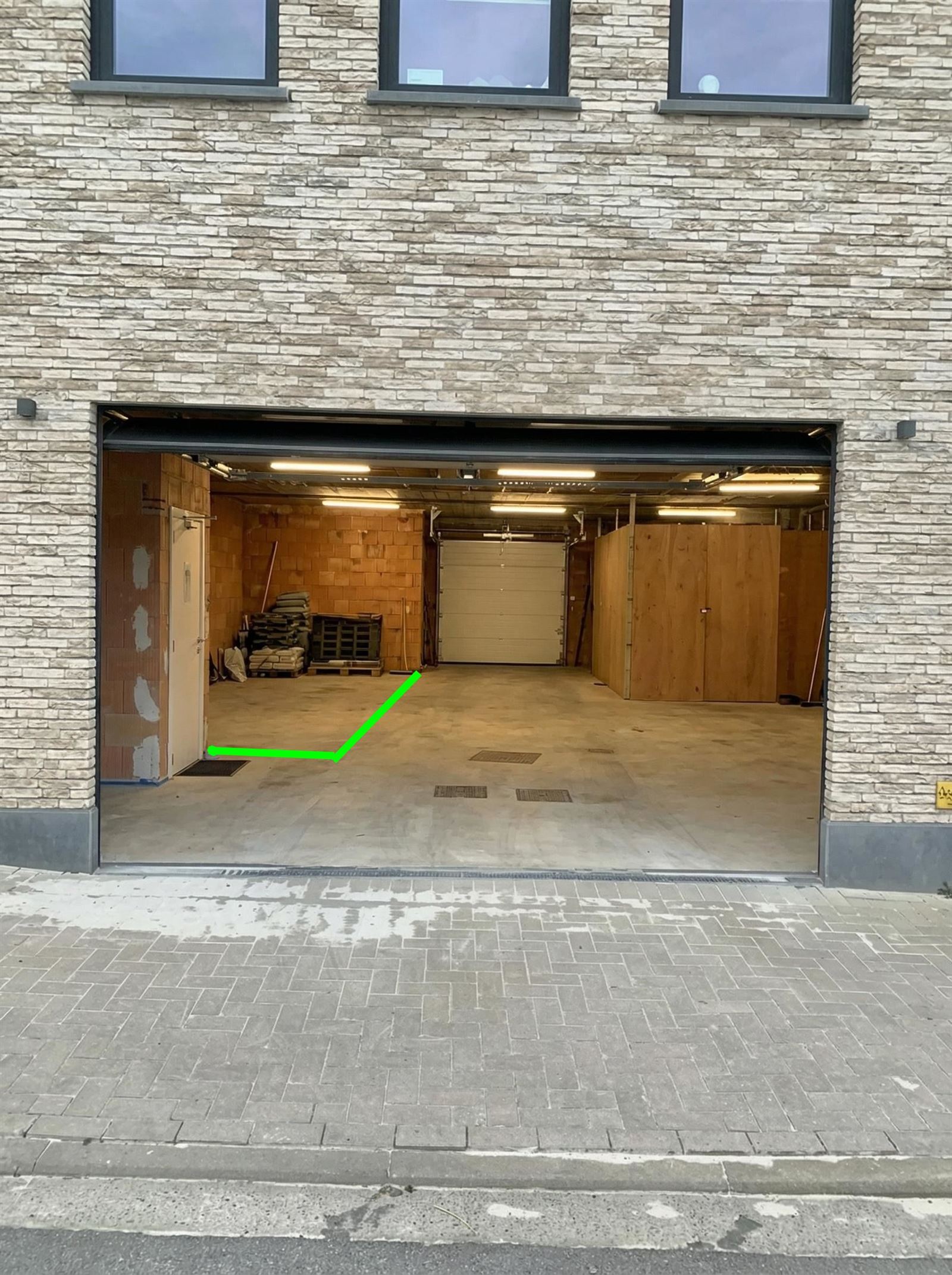 FOTO’S 5 : Garage te 1650 BEERSEL (België) - Prijs &euro;&nbsp;130