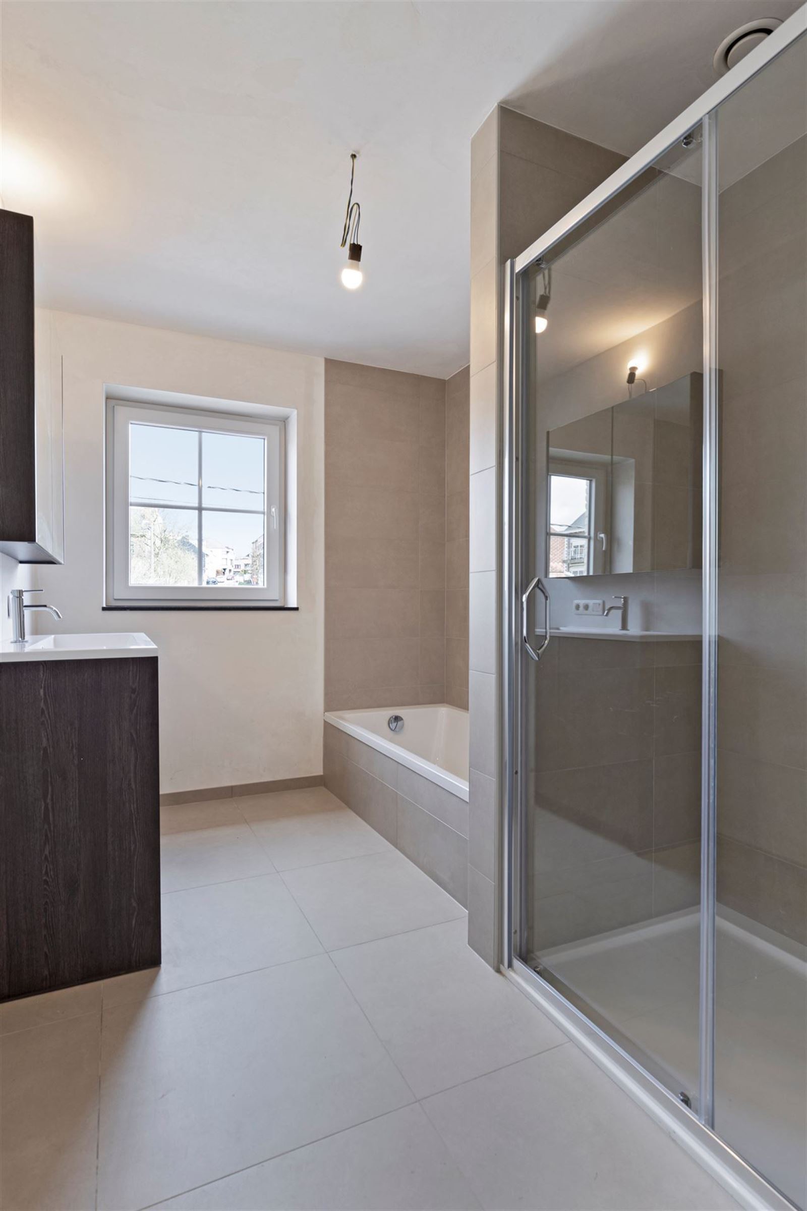 FOTO’S 24 : Woning te 1755 PAJOTTEGEM (België) - Prijs &euro;&nbsp;1.500