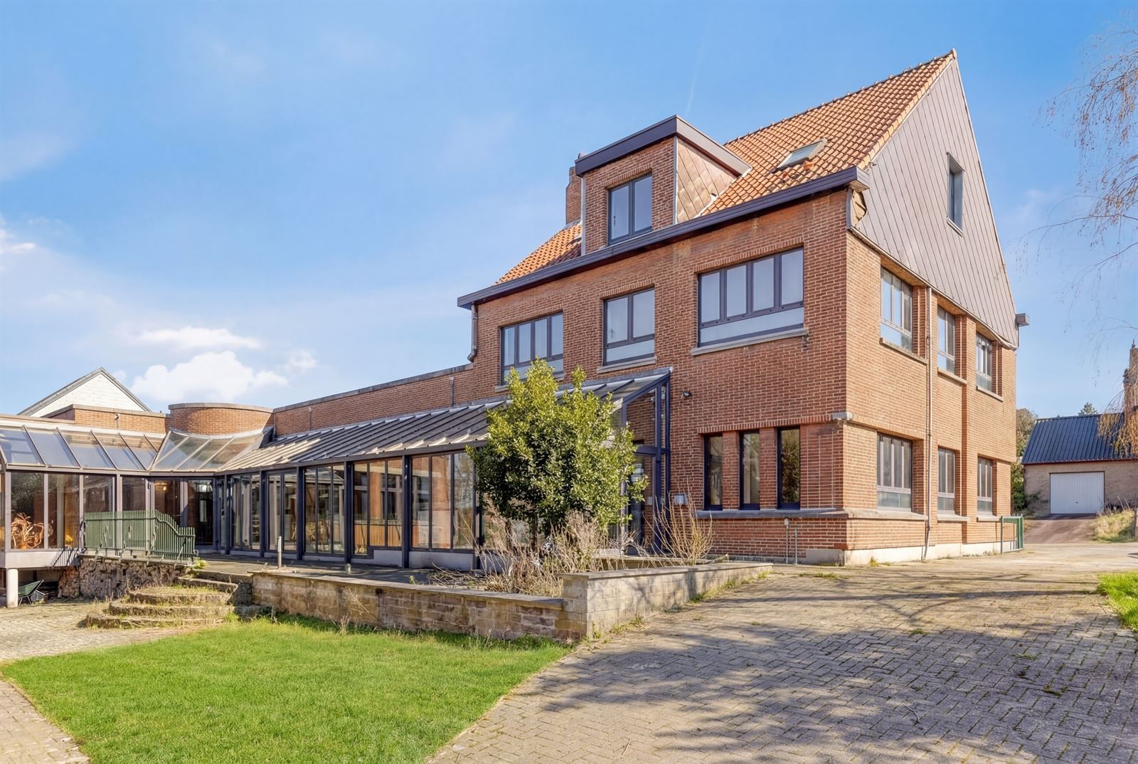 FOTO’S 1 : Gemengd gebouw te 1640 SINT-GENESIUS-RODE (België) - Prijs &euro;&nbsp;893.450