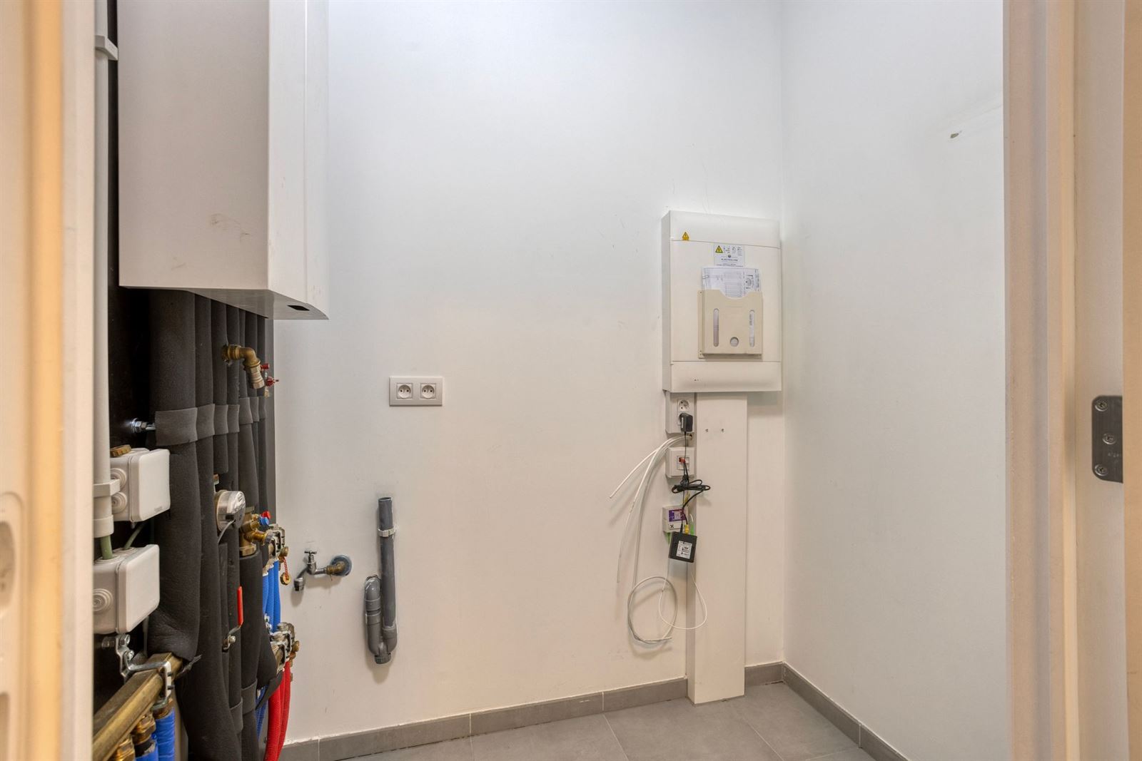 FOTO’S 15 : Appartement te 1600 SINT-PIETERS-LEEUW (België) - Prijs &euro;&nbsp;349.000