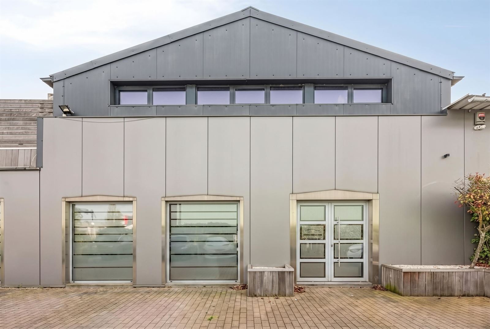 FOTO’S 2 : Bedrijfsgebouw te 1770 LIEDEKERKE (België) - Prijs &euro;&nbsp;795.000