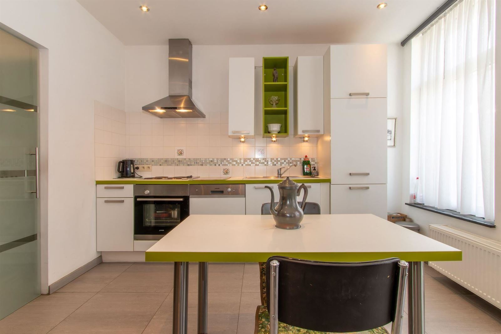 FOTO’S 6 : Duplex te 1500 HALLE (België) - Prijs &euro;&nbsp;1.025