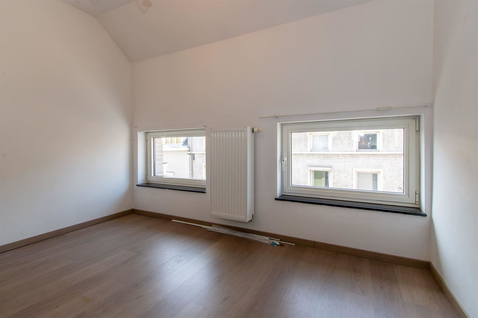 FOTO’S 16 : Duplex te 1500 HALLE (België) - Prijs &euro;&nbsp;1.025