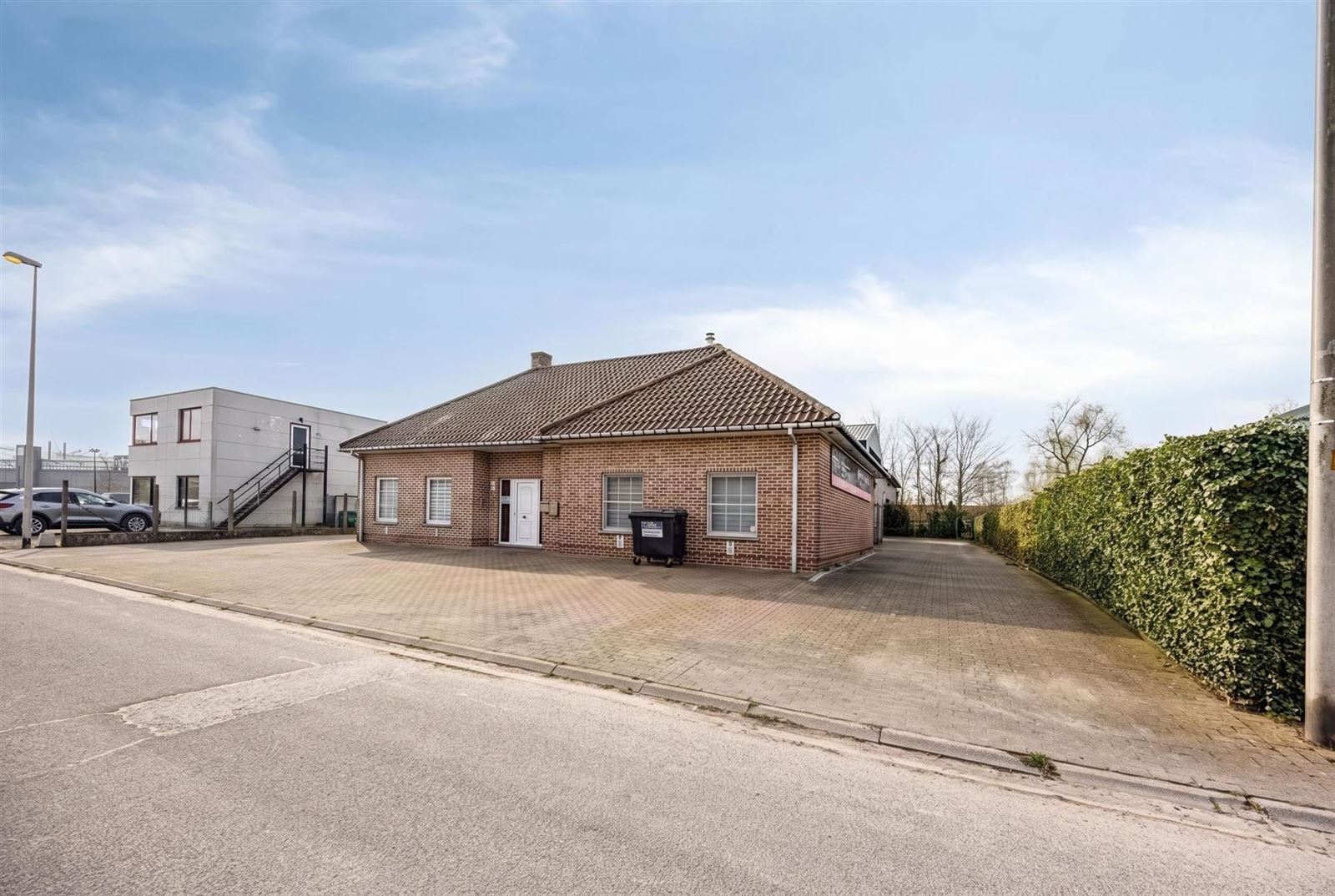 FOTO’S 27 : Bedrijfsgebouw te 1770 LIEDEKERKE (België) - Prijs &euro;&nbsp;795.000