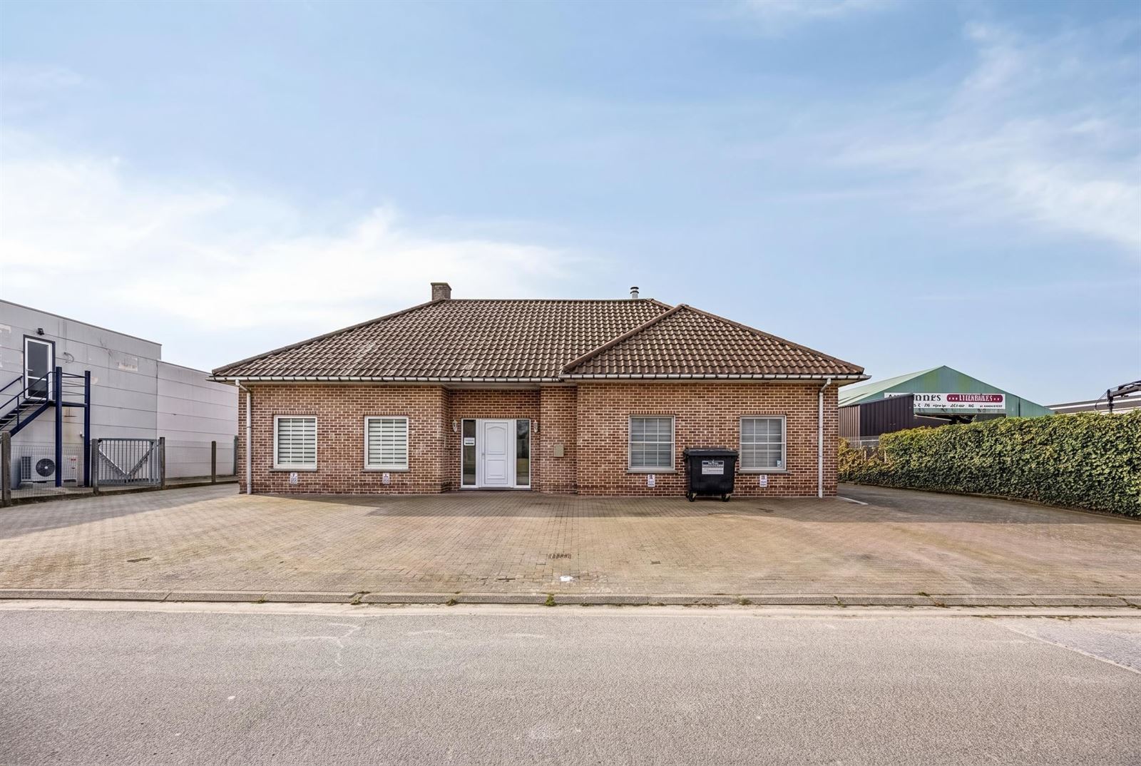 FOTO’S 21 : Bedrijfsgebouw te 1770 LIEDEKERKE (België) - Prijs &euro;&nbsp;795.000
