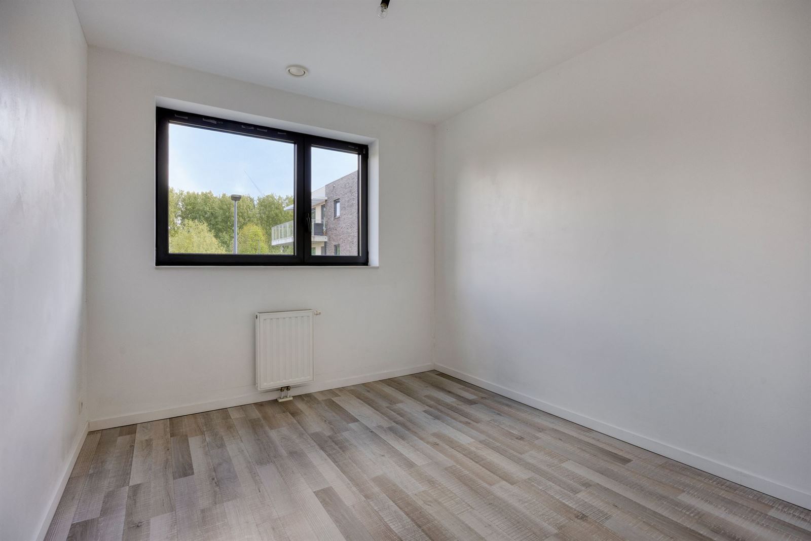 FOTO’S 24 : Woning te 1501 HALLE (België) - Prijs &euro;&nbsp;1.550