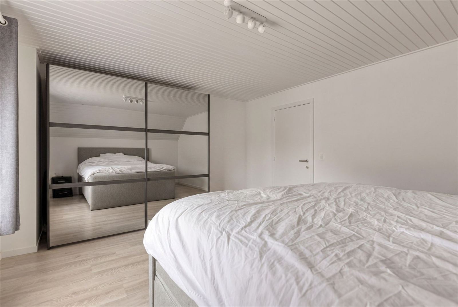 FOTO’S 15 : Woning te 1600 SINT-PIETERS-LEEUW (België) - Prijs &euro;&nbsp;560.000