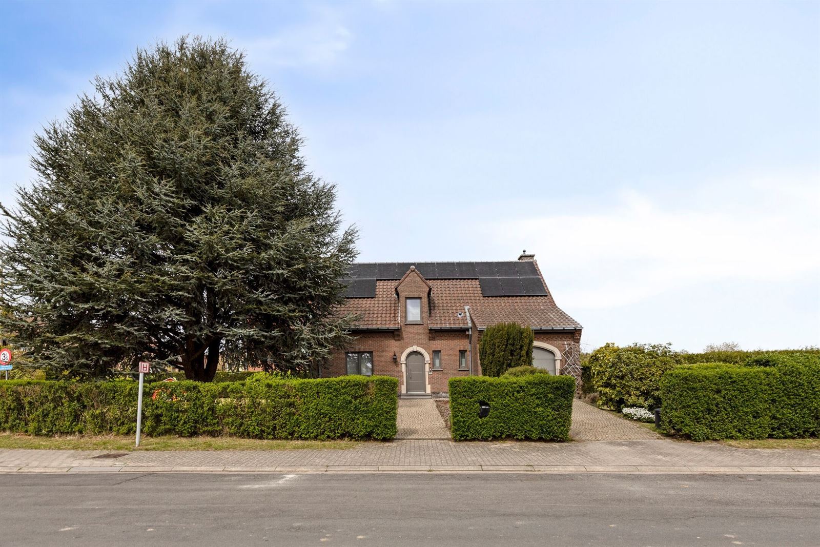 FOTO’S 1 : Woning te 1600 SINT-PIETERS-LEEUW (België) - Prijs &euro;&nbsp;560.000