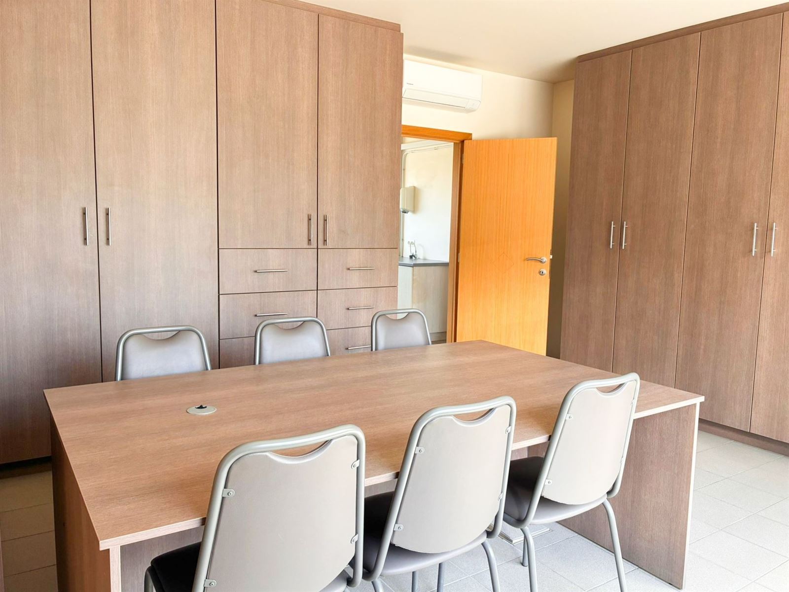 PHOTOS 12 : Entrepôt avec bureaux à 1755 PAJOTTEGEM (Belgique) - Prix 950 &euro;