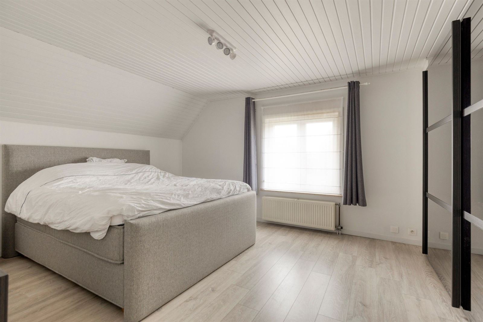 FOTO’S 14 : Woning te 1600 SINT-PIETERS-LEEUW (België) - Prijs &euro;&nbsp;560.000