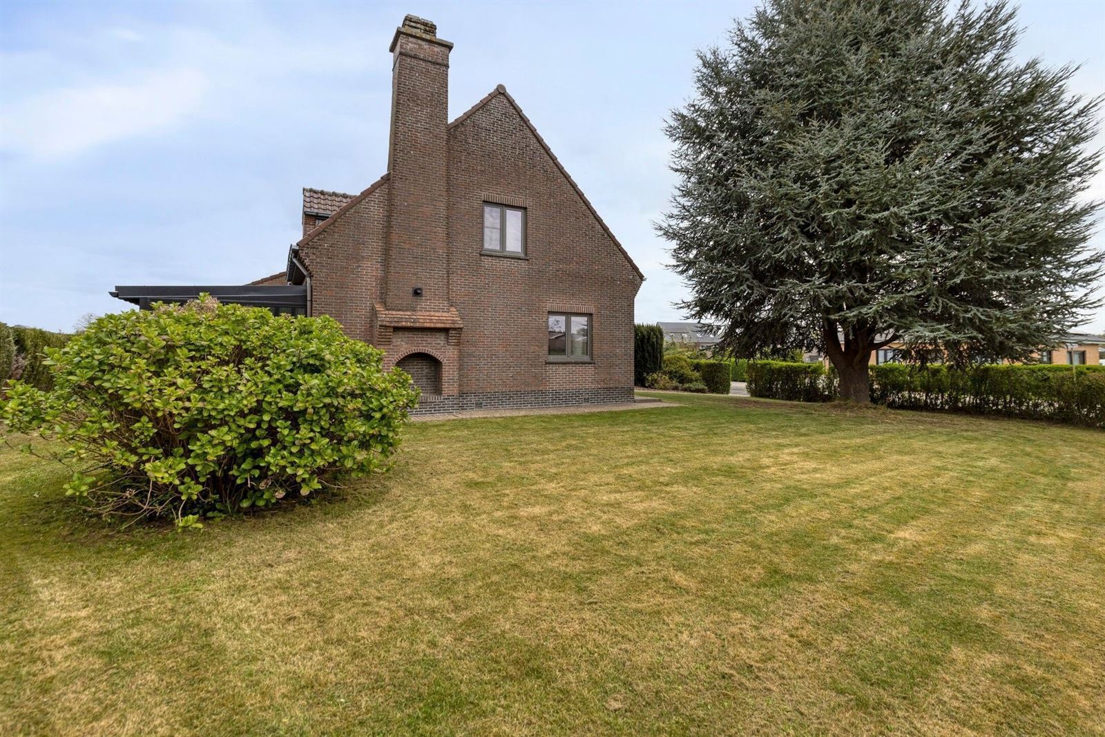 FOTO’S 24 : Woning te 1600 SINT-PIETERS-LEEUW (België) - Prijs &euro;&nbsp;560.000