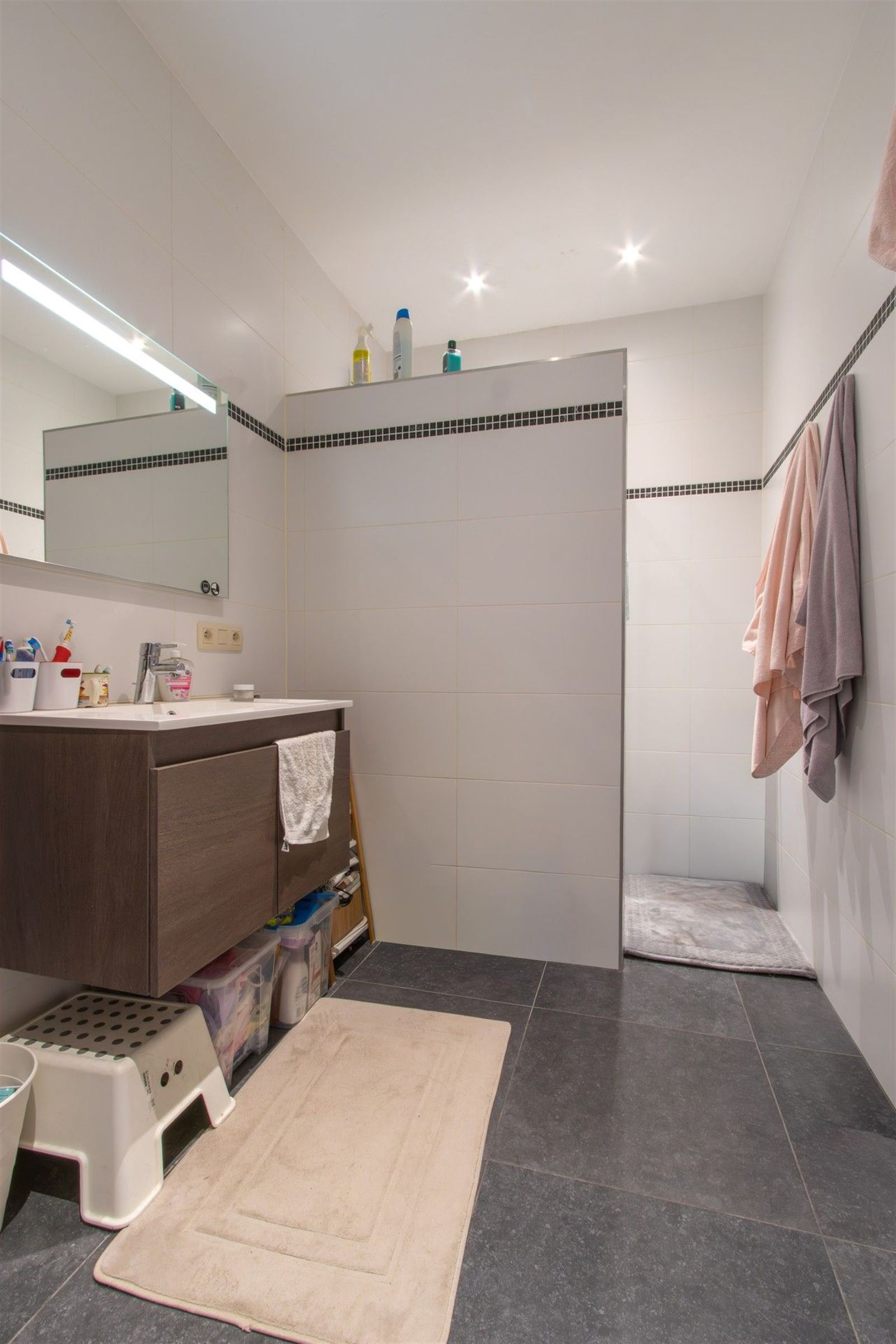 FOTO’S 11 : Appartement te 1600 SINT-PIETERS-LEEUW (België) - Prijs &euro;&nbsp;1.100