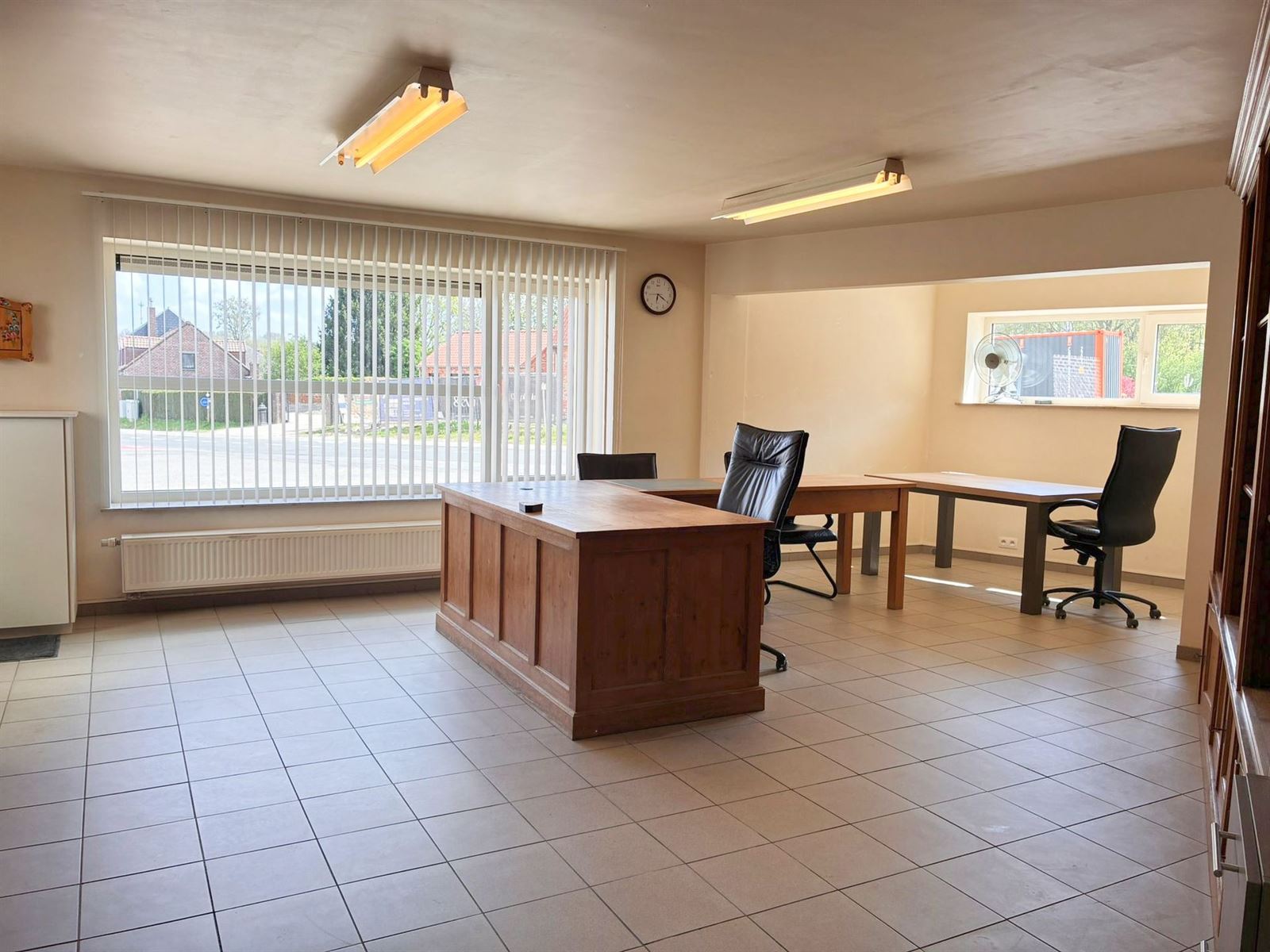 PHOTOS 3 : Entrepôt avec bureaux à 1755 PAJOTTEGEM (Belgique) - Prix 950 &euro;