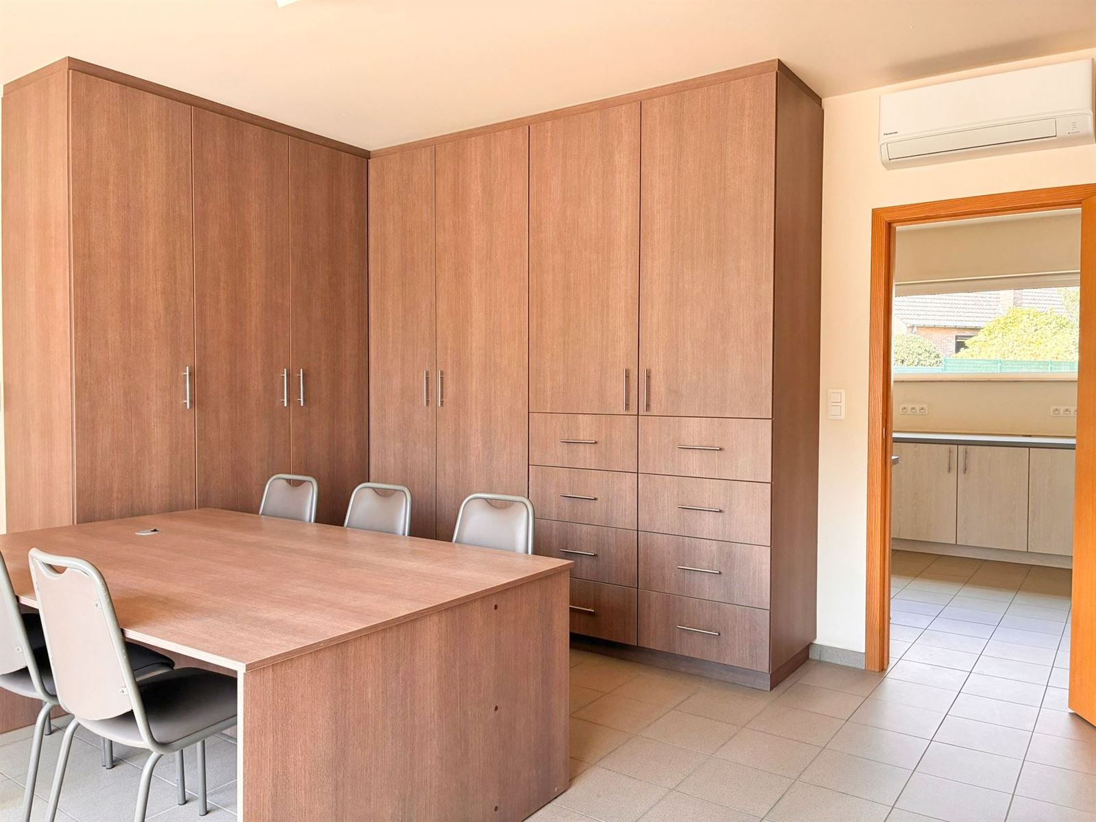 PHOTOS 9 : Entrepôt avec bureaux à 1755 PAJOTTEGEM (Belgique) - Prix 950 &euro;