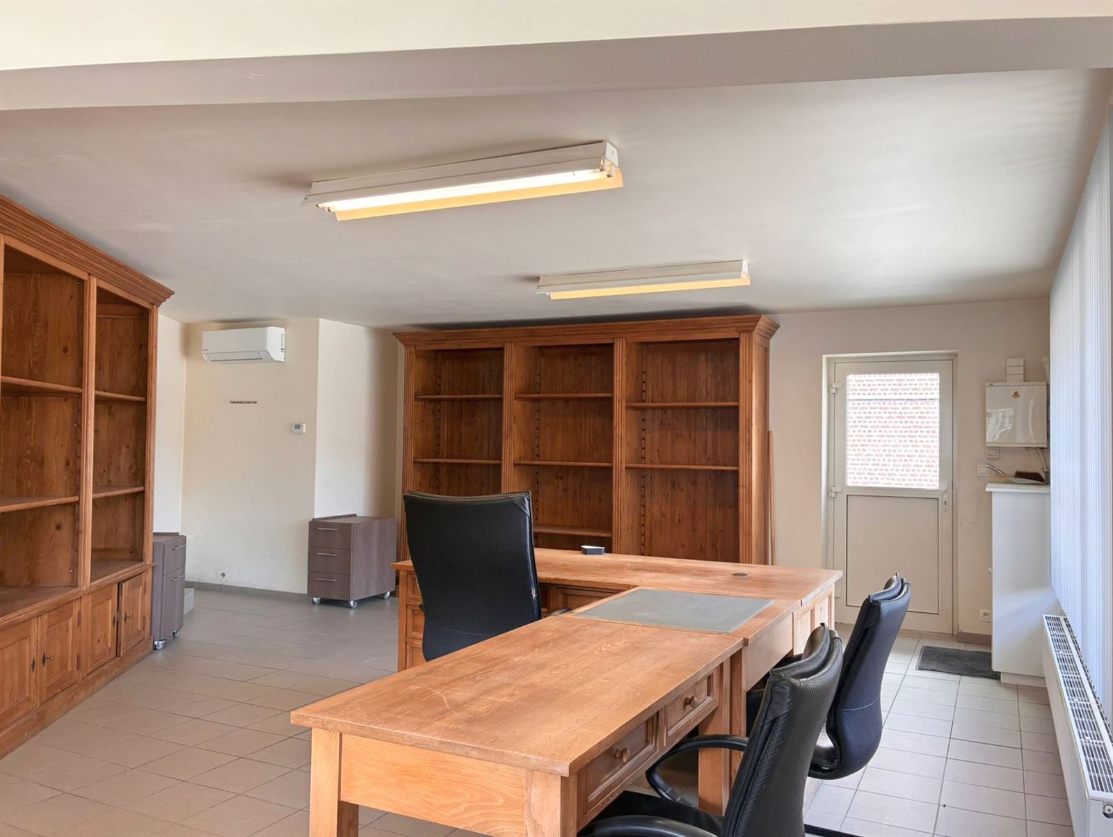 PHOTOS 5 : Entrepôt avec bureaux à 1755 PAJOTTEGEM (Belgique) - Prix 950 &euro;