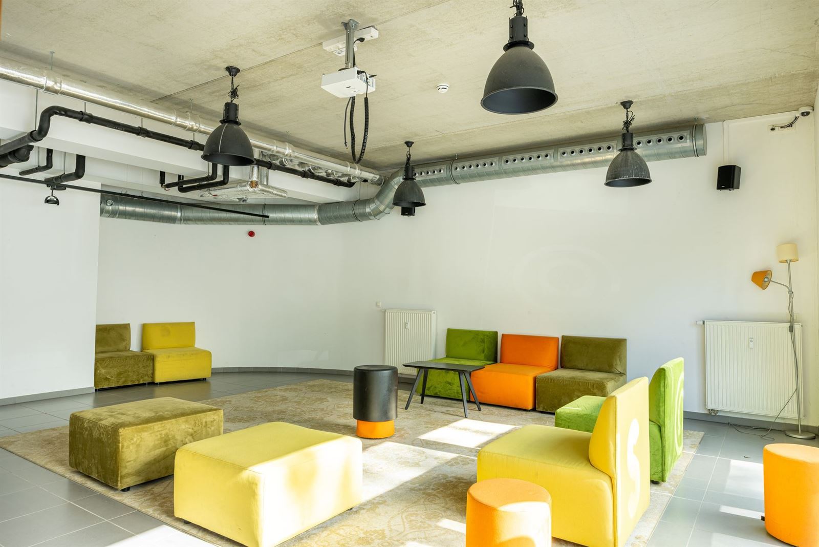 FOTO’S 15 : Gewone studio te 1000 BRUSSEL (België) - Prijs &euro;&nbsp;136.000