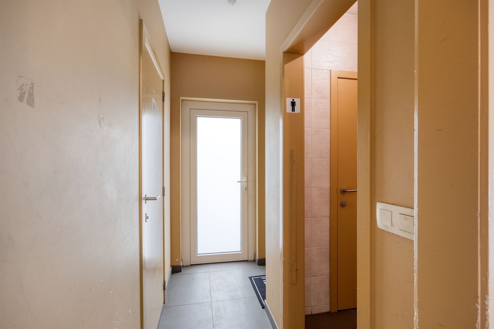 FOTO’S 18 : Appartement met kantoor te 9400 NINOVE (België) - Prijs &euro;&nbsp;229.000